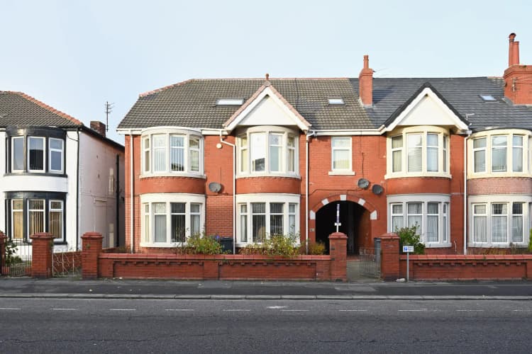 property photo 0 of 16