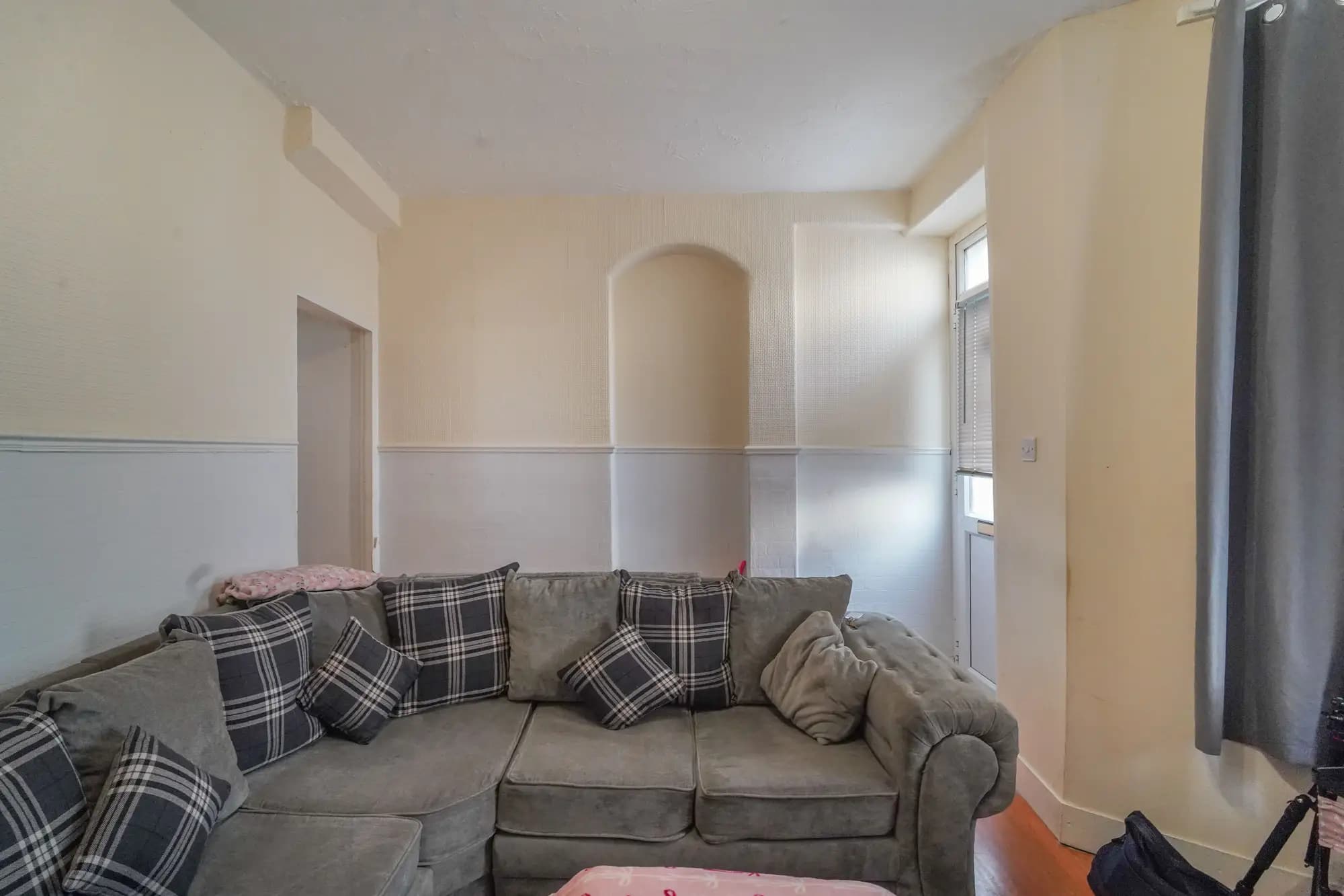 property photo 3 of 24