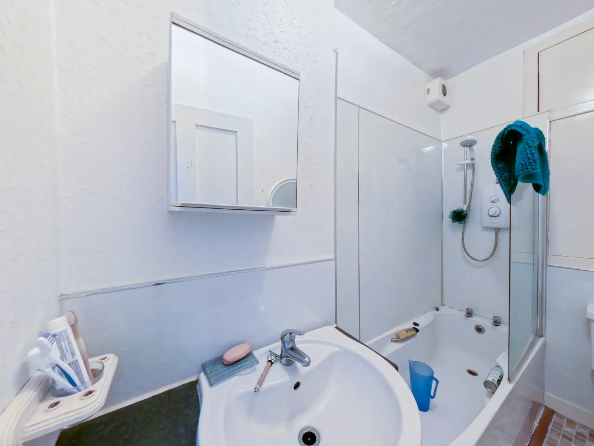 property photo 10 of 19