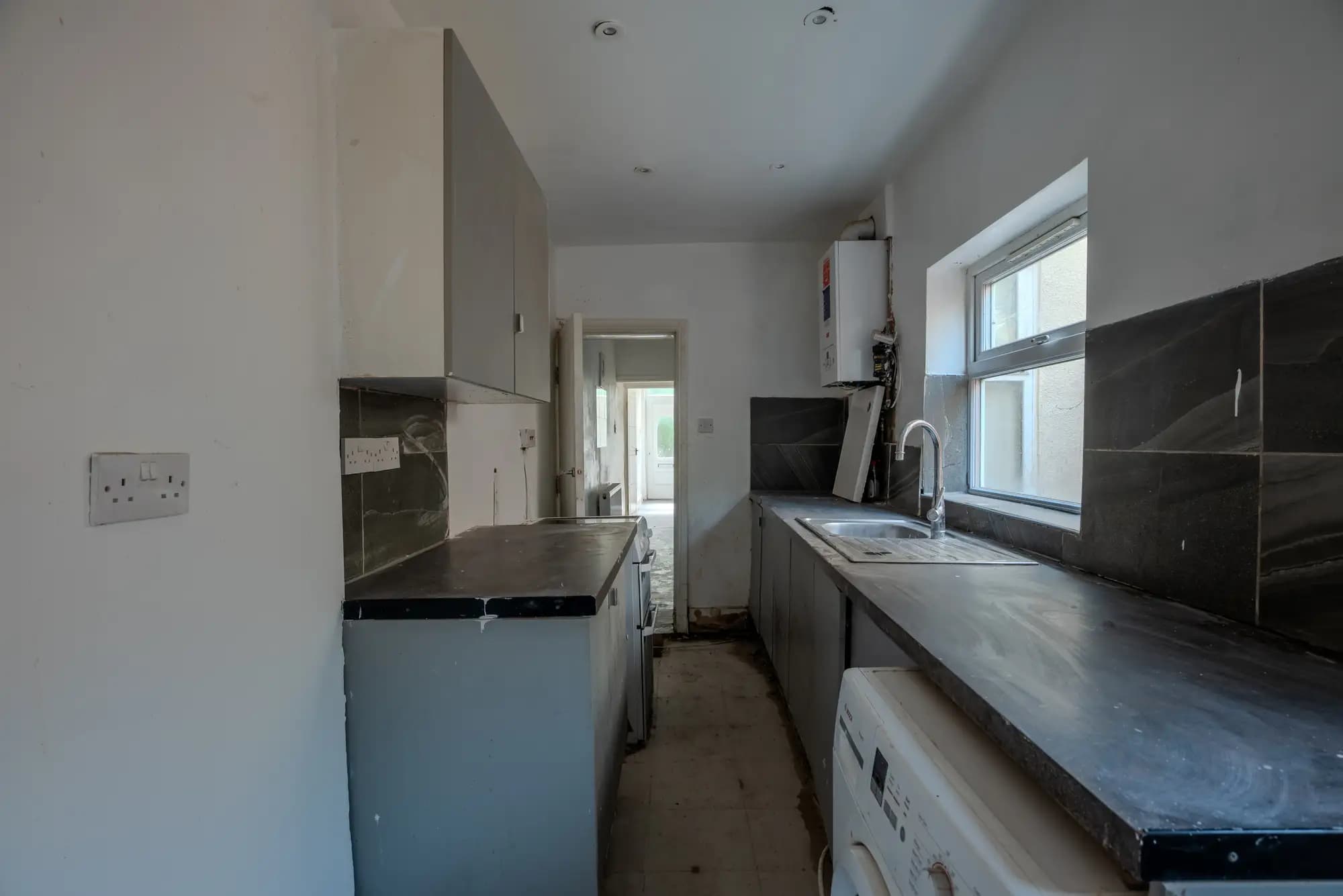 property photo 5 of 17