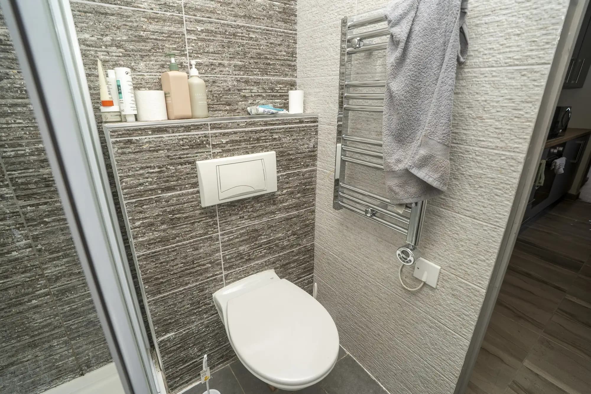 property photo 8 of 24