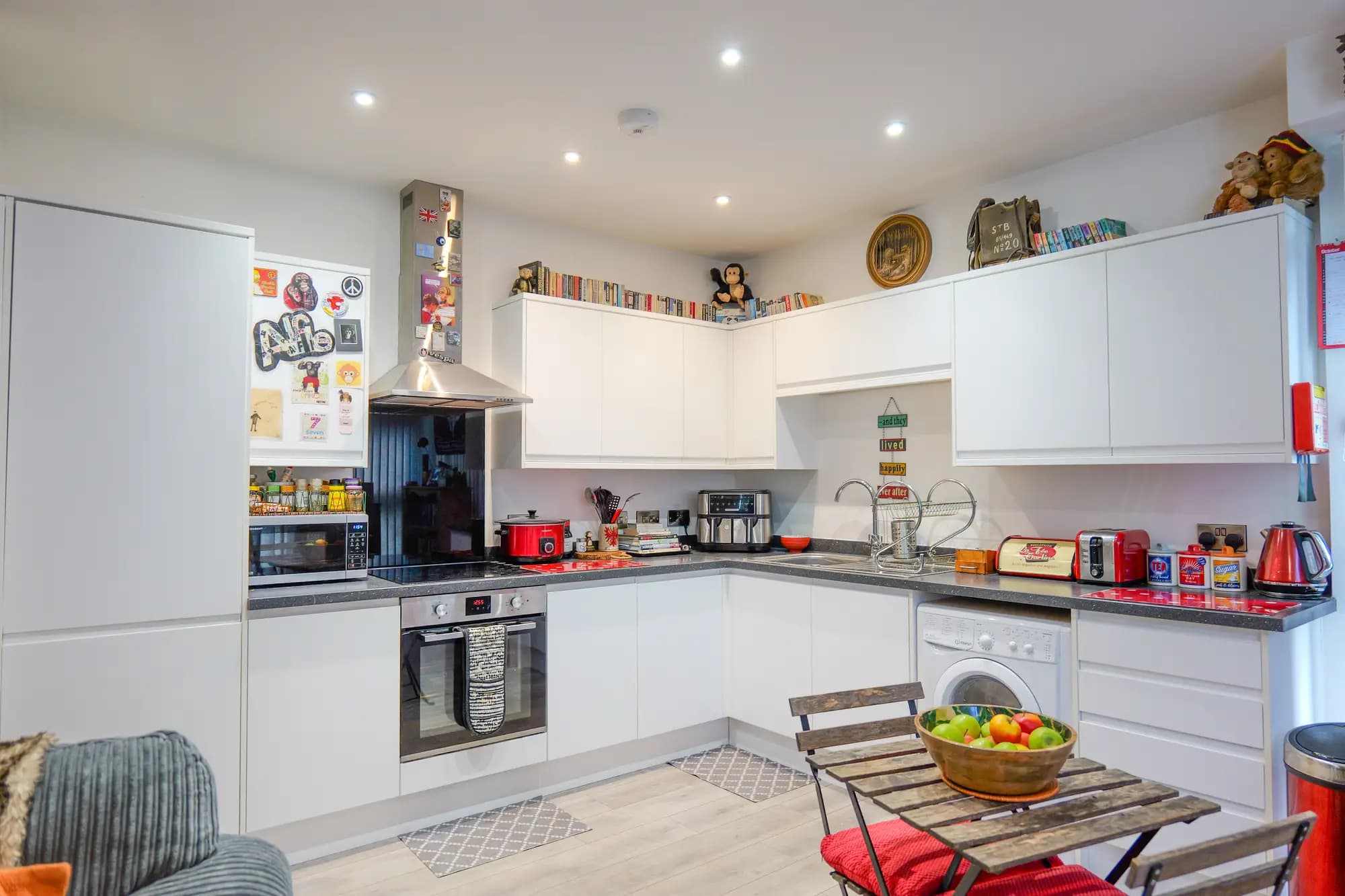 property photo 4 of 18