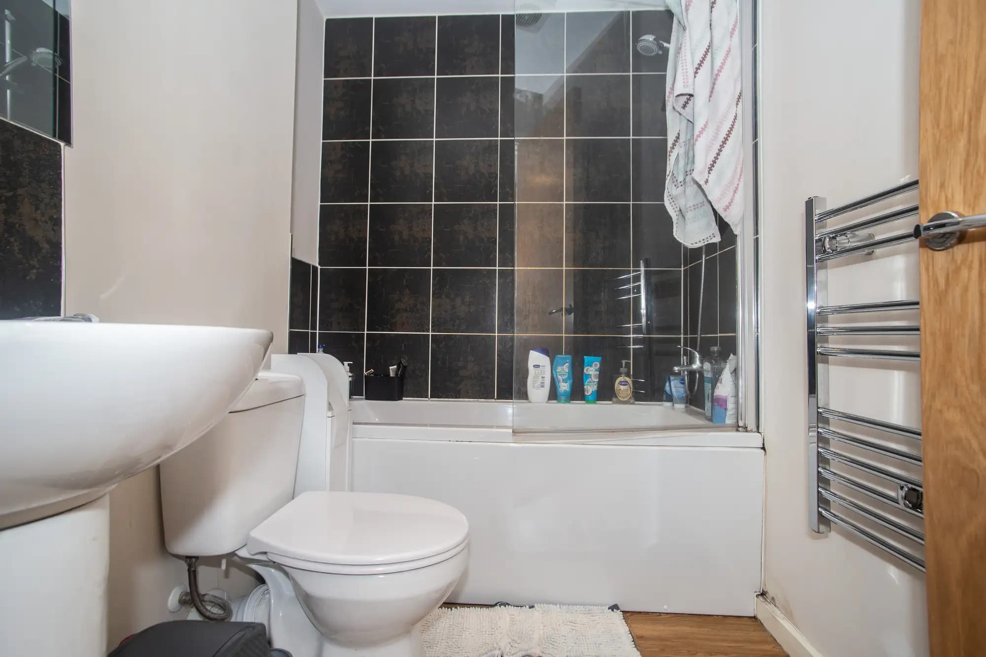 property photo 8 of 16