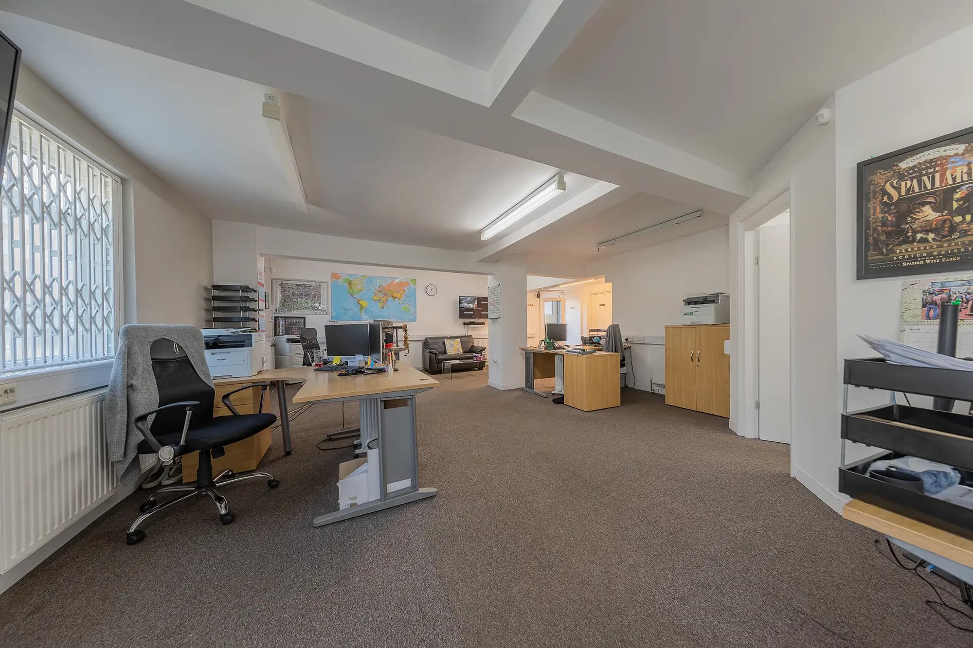 property photo 4 of 33