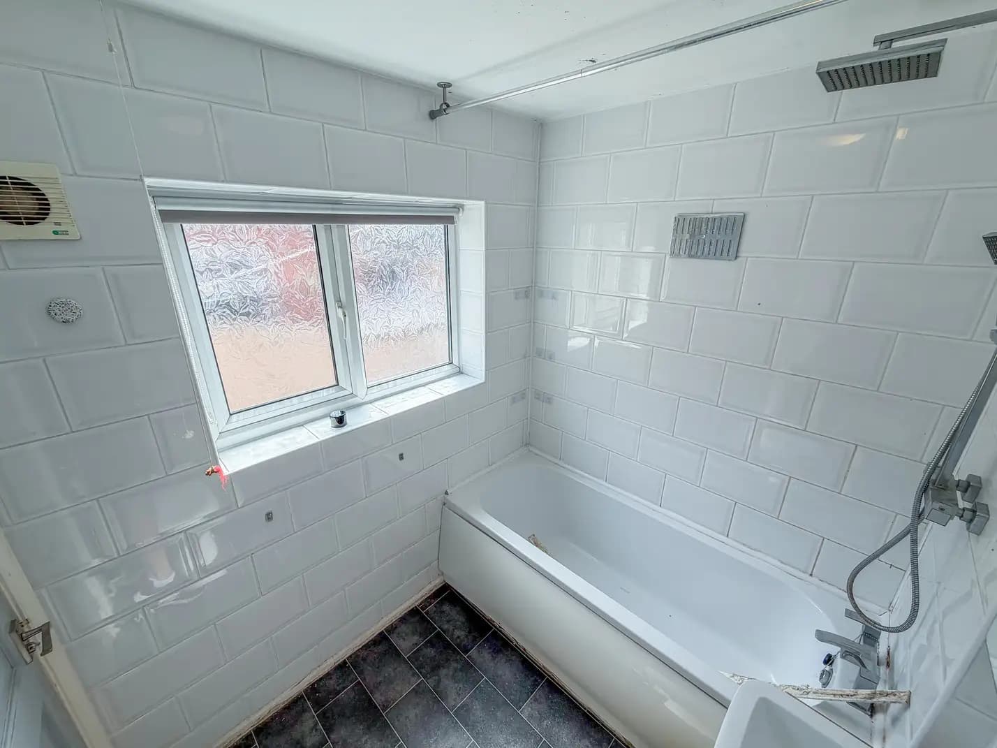 property photo 10 of 17