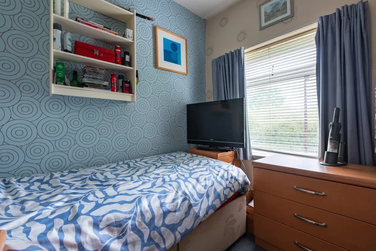 property photo 12 of 19