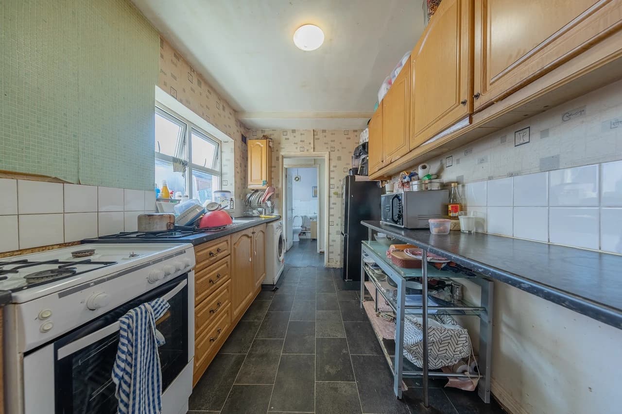 property photo 6 of 23