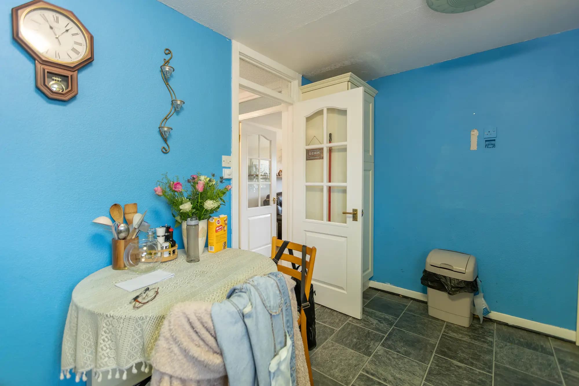 property photo 9 of 28