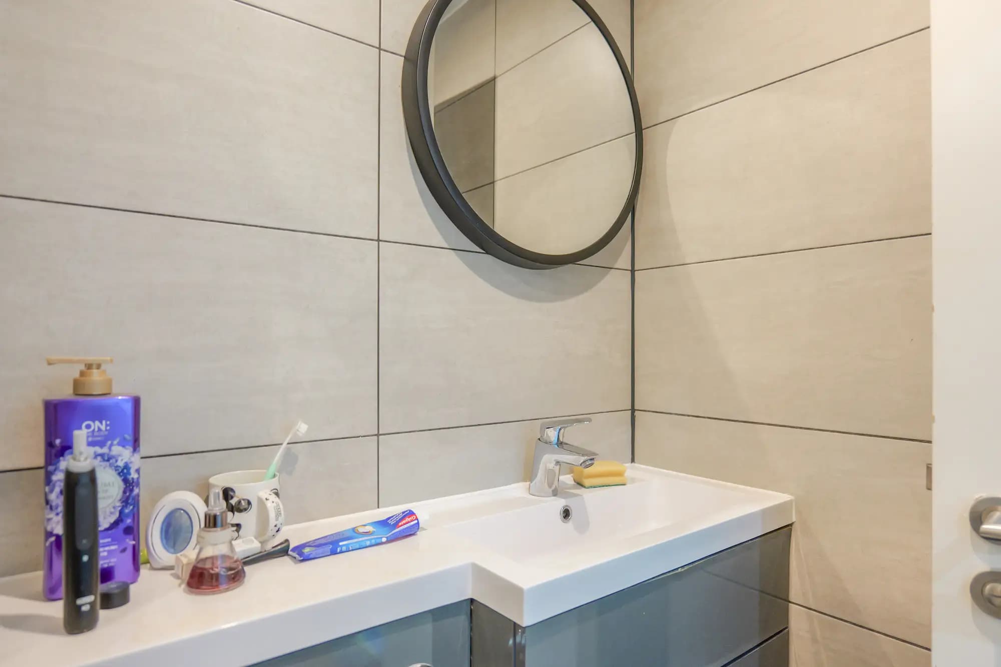 property photo 7 of 19