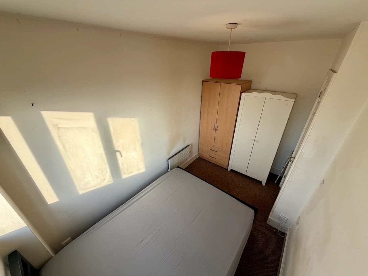 property photo 11 of 18