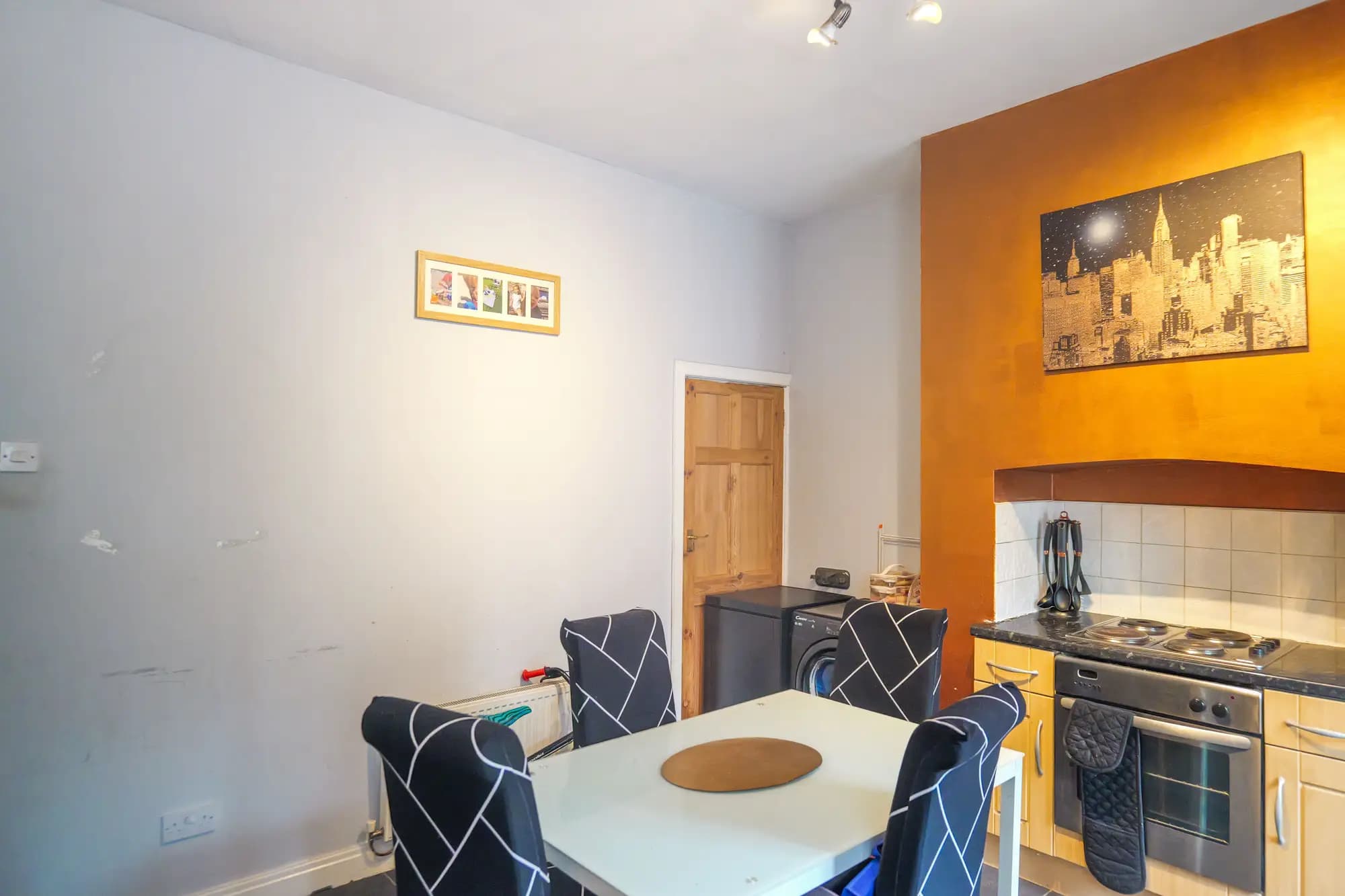 property photo 5 of 20