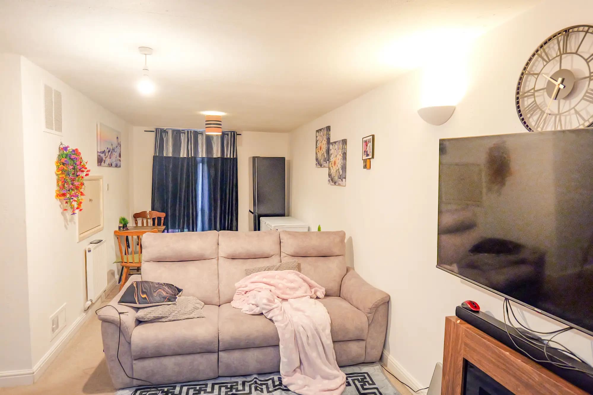 property photo 4 of 31