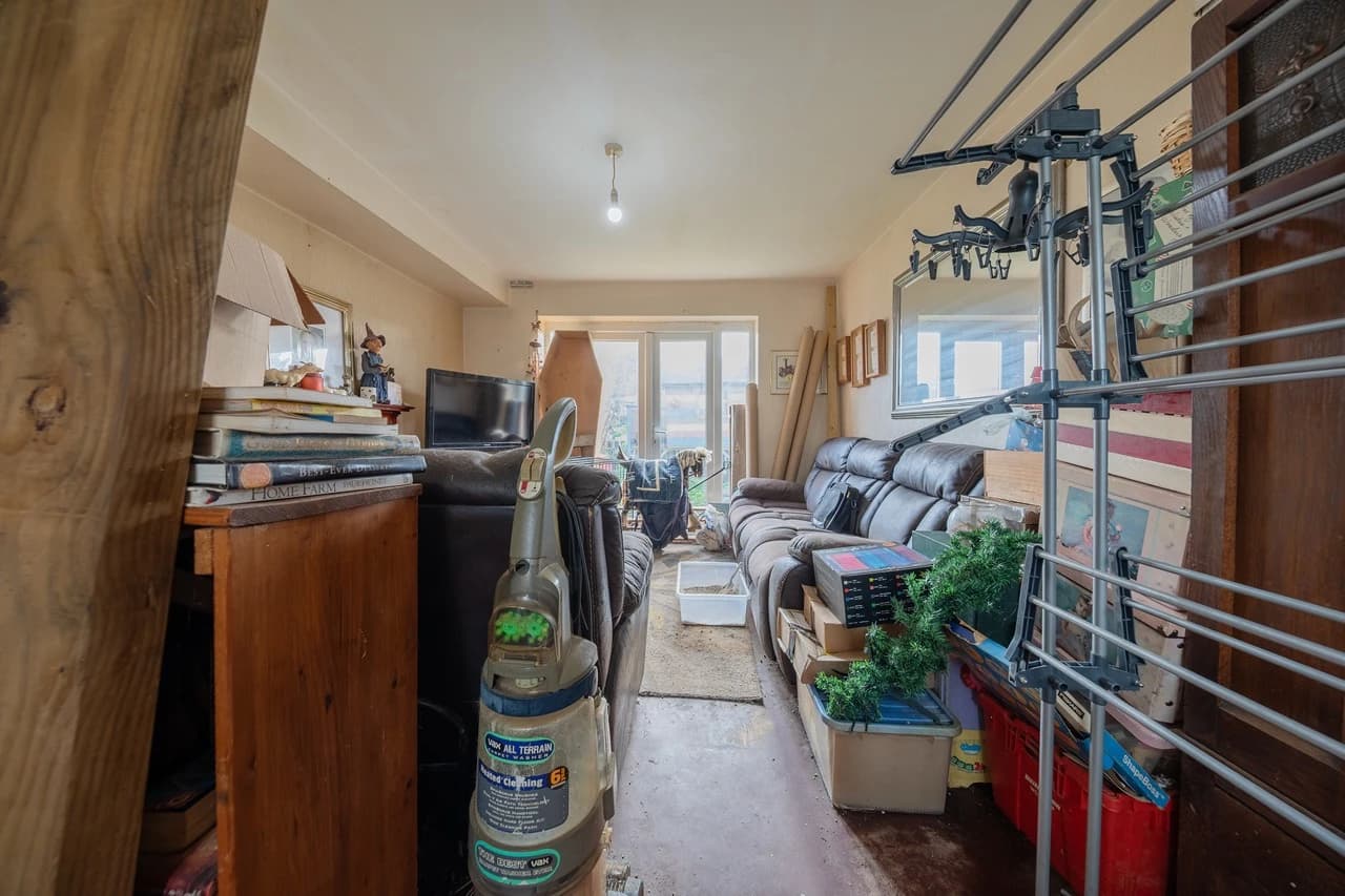 property photo 4 of 19