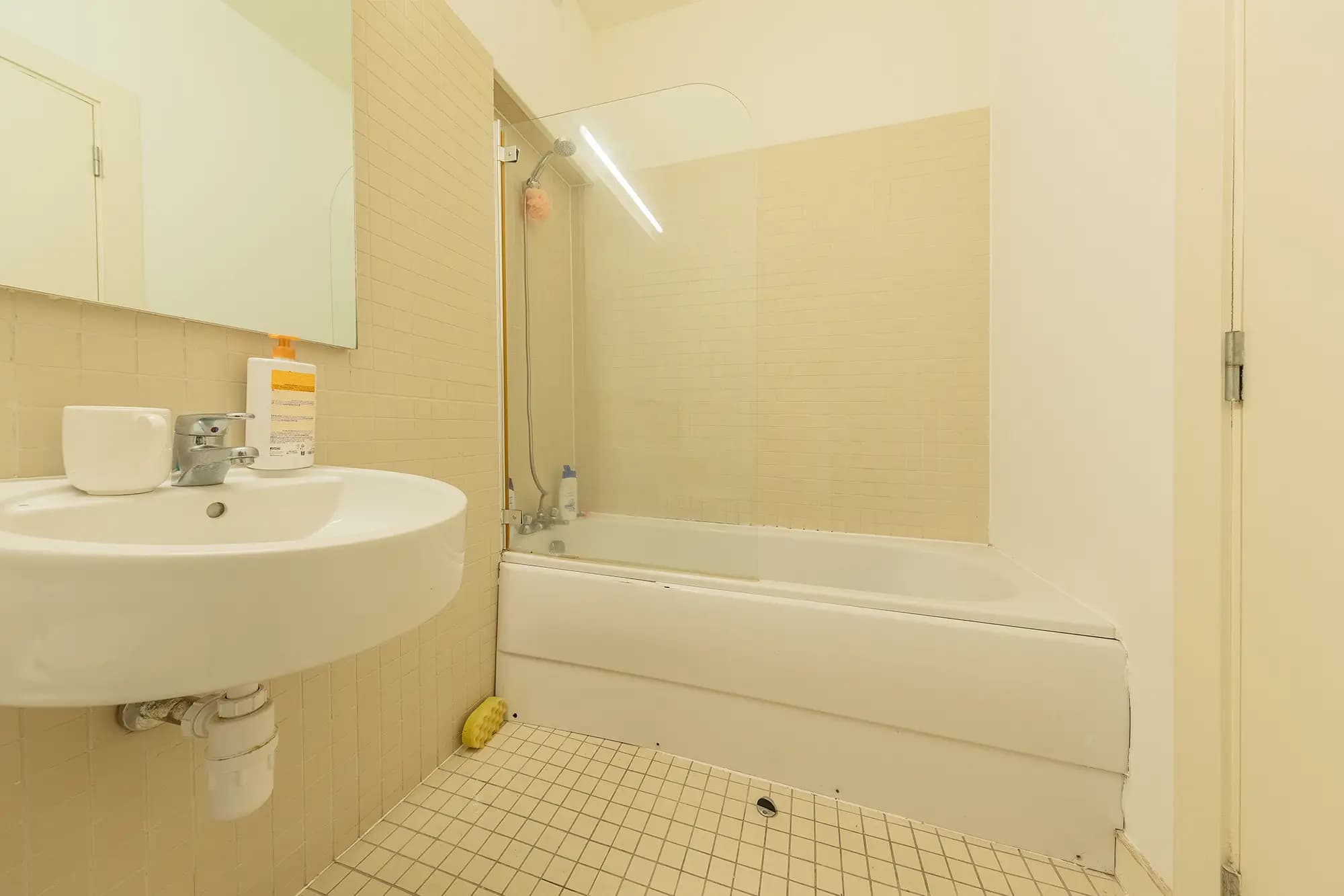 property photo 10 of 17