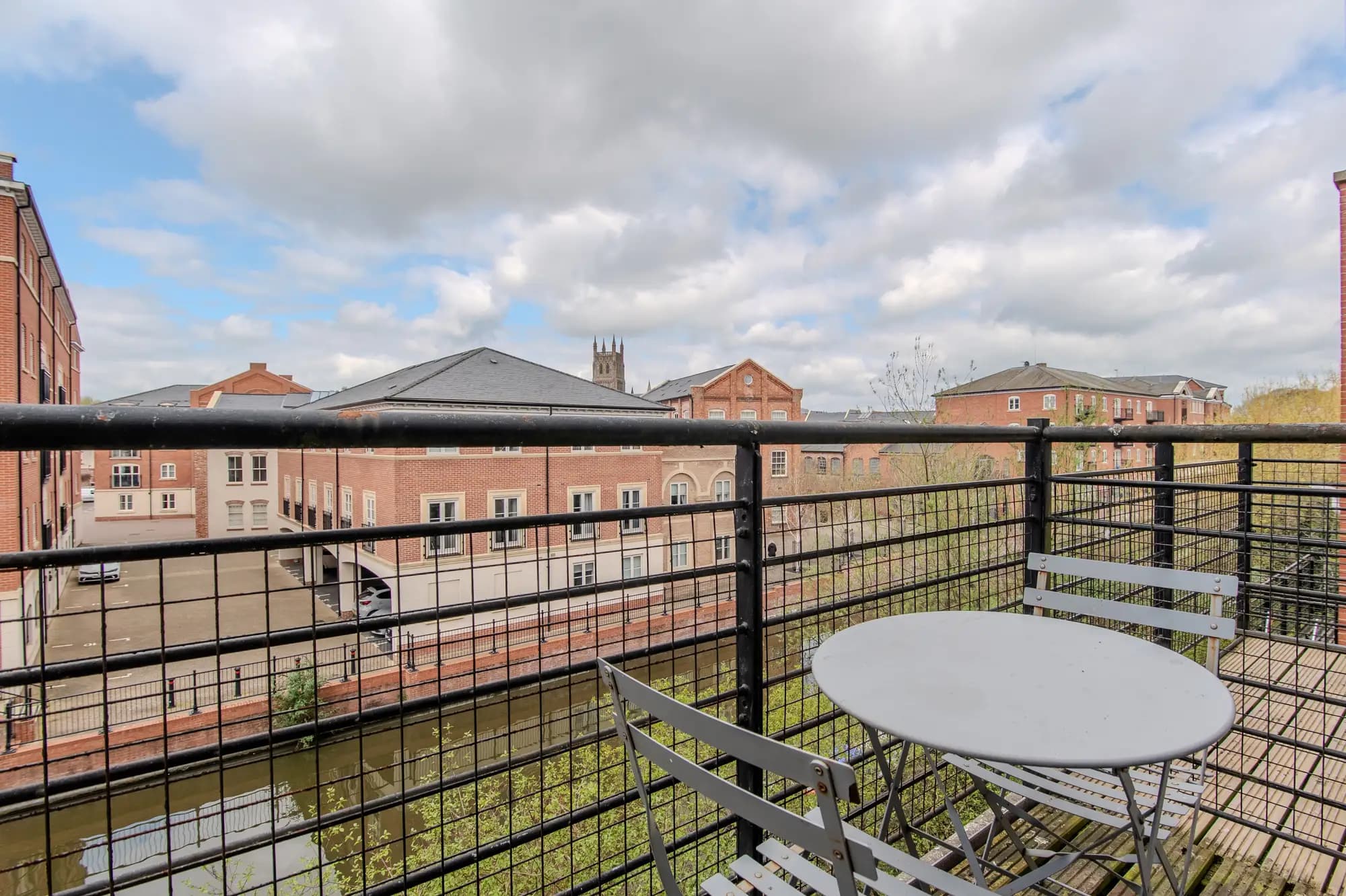 property photo 16 of 19