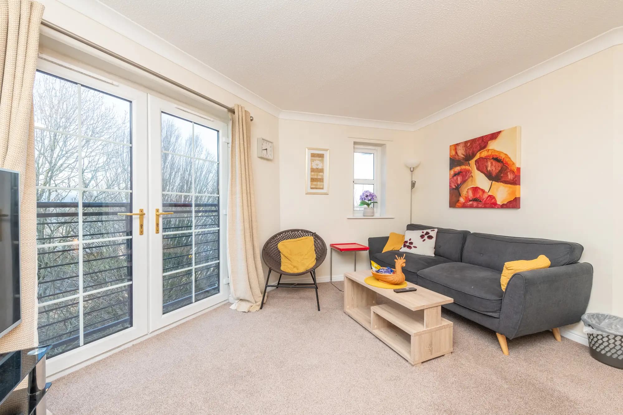 property photo 3 of 32