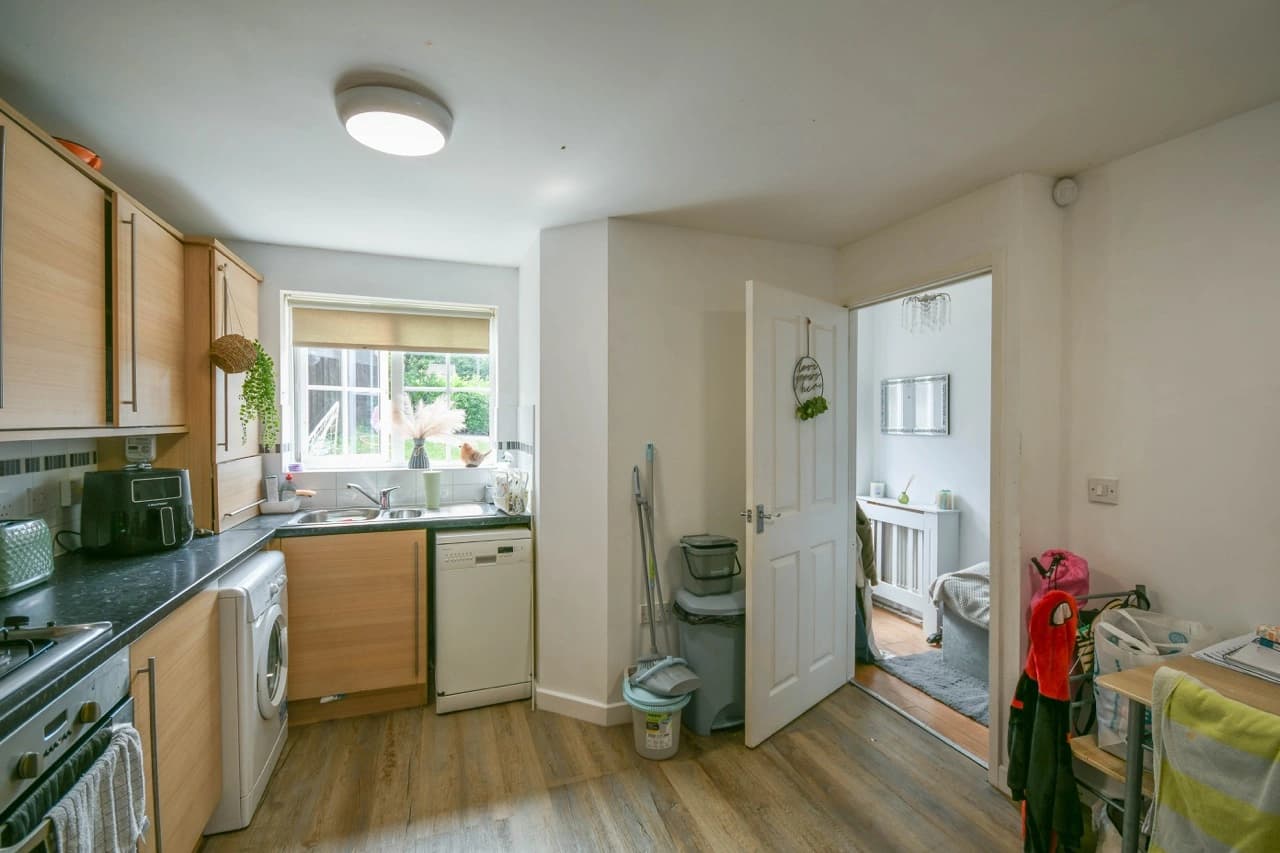 property photo 6 of 20