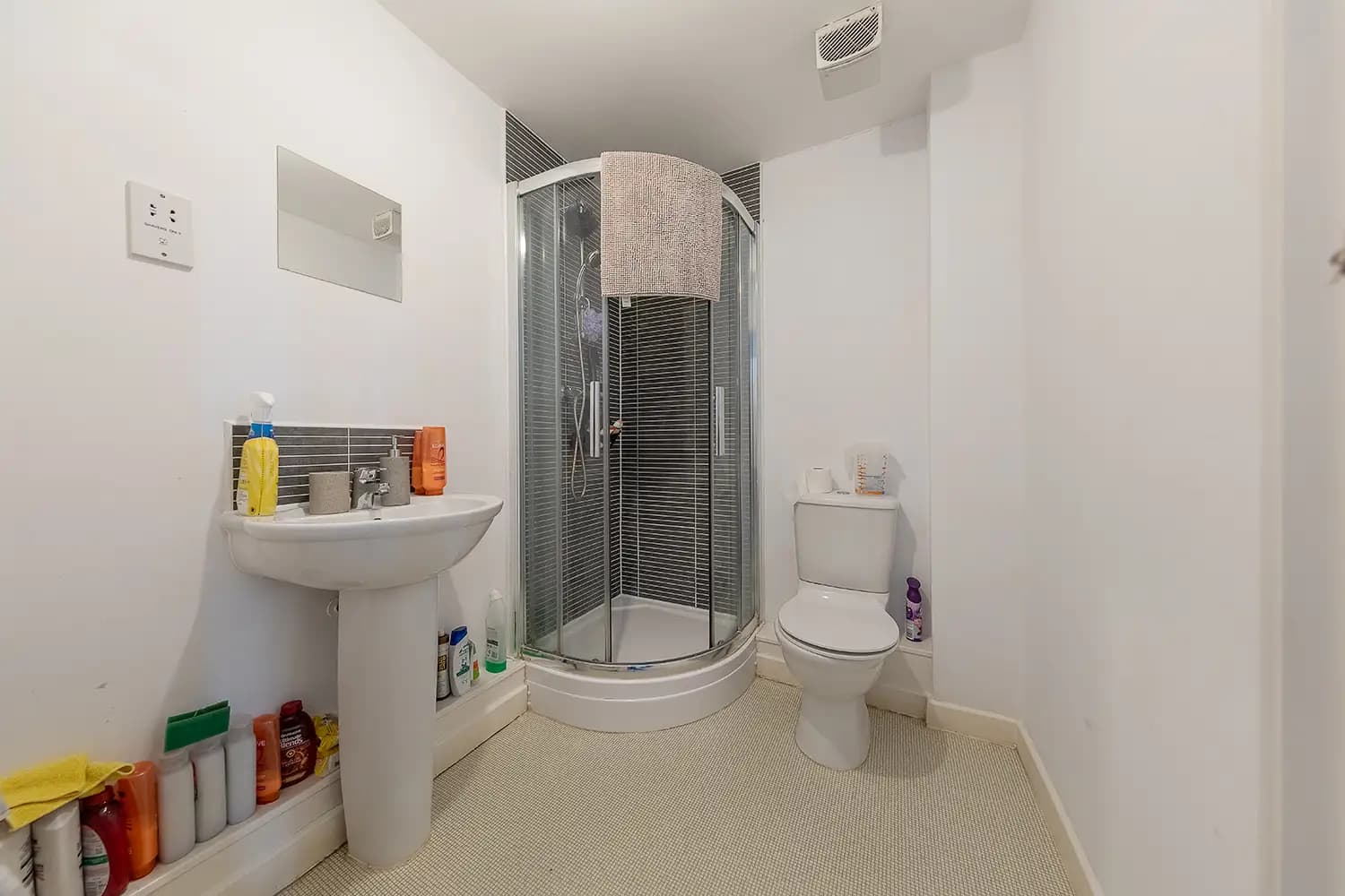property photo 9 of 23