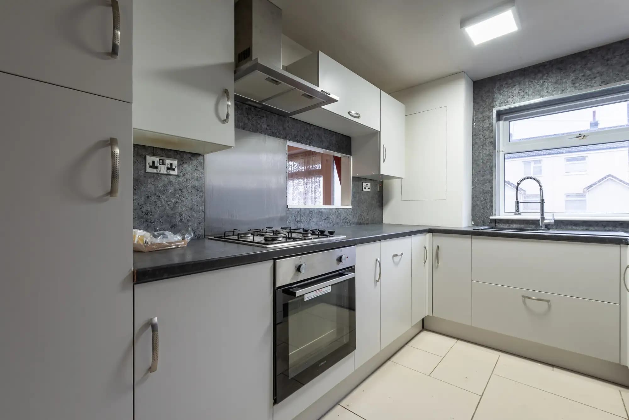 property photo 5 of 28