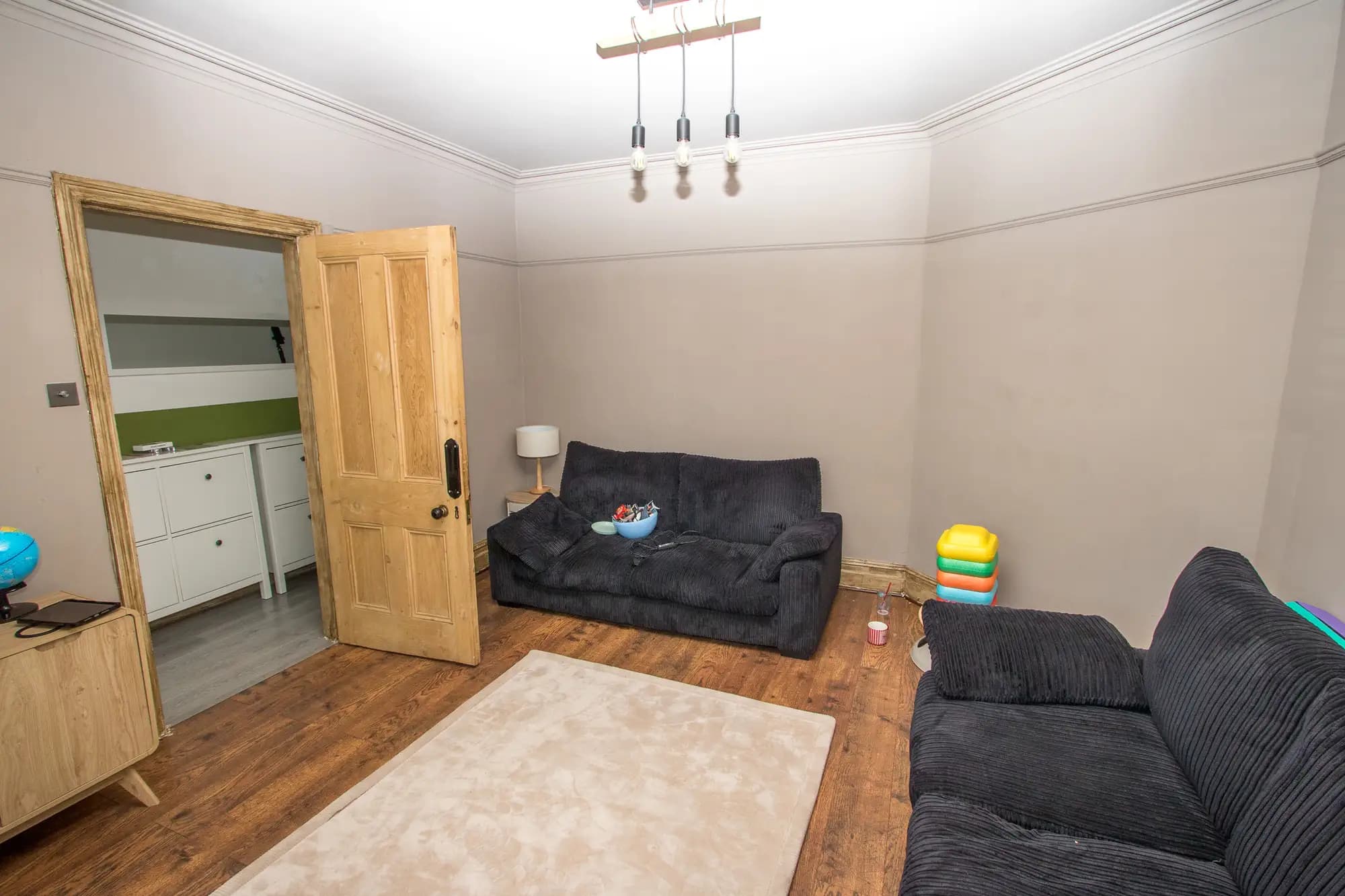 property photo 4 of 18