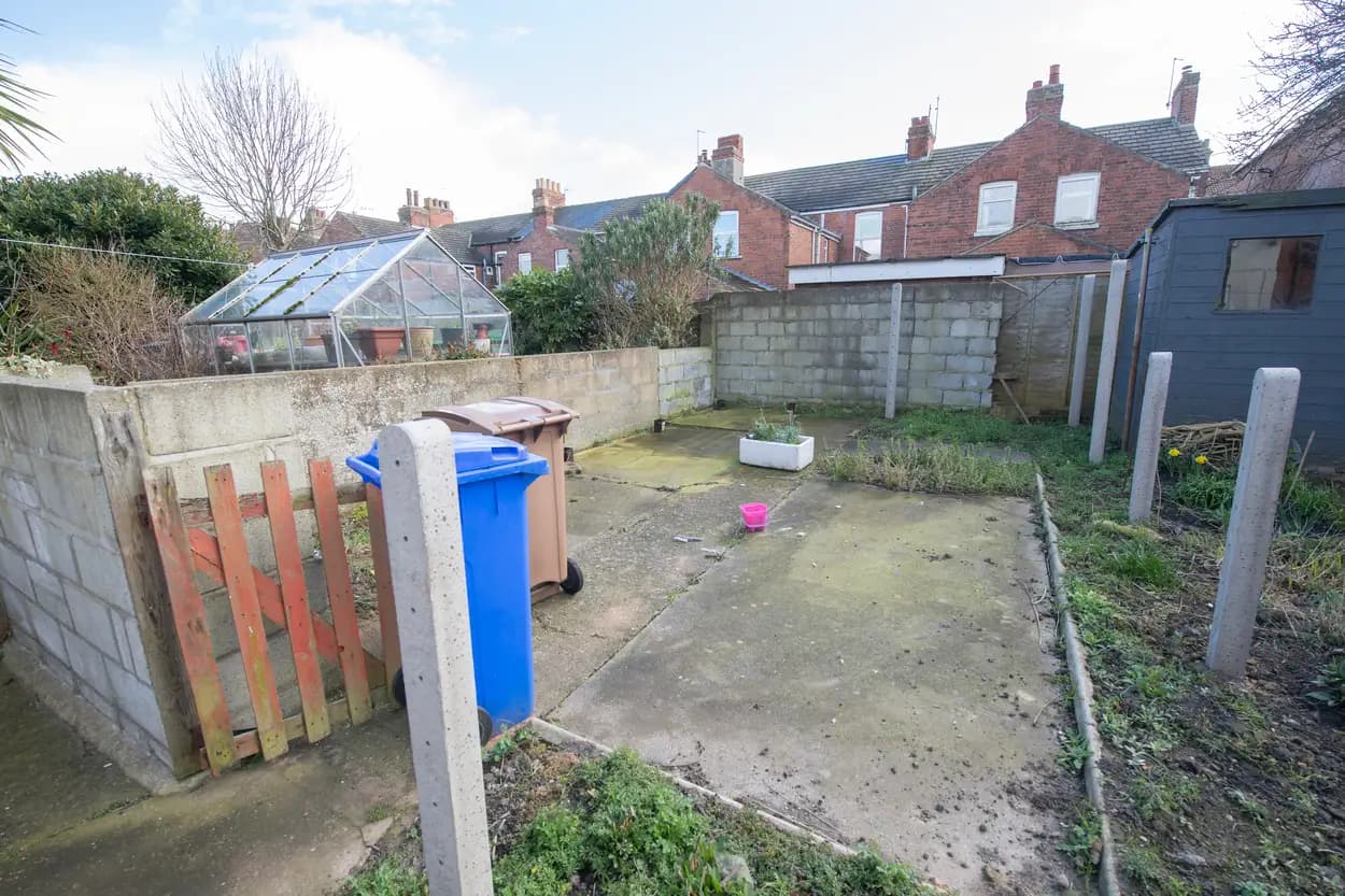 property photo 6 of 16