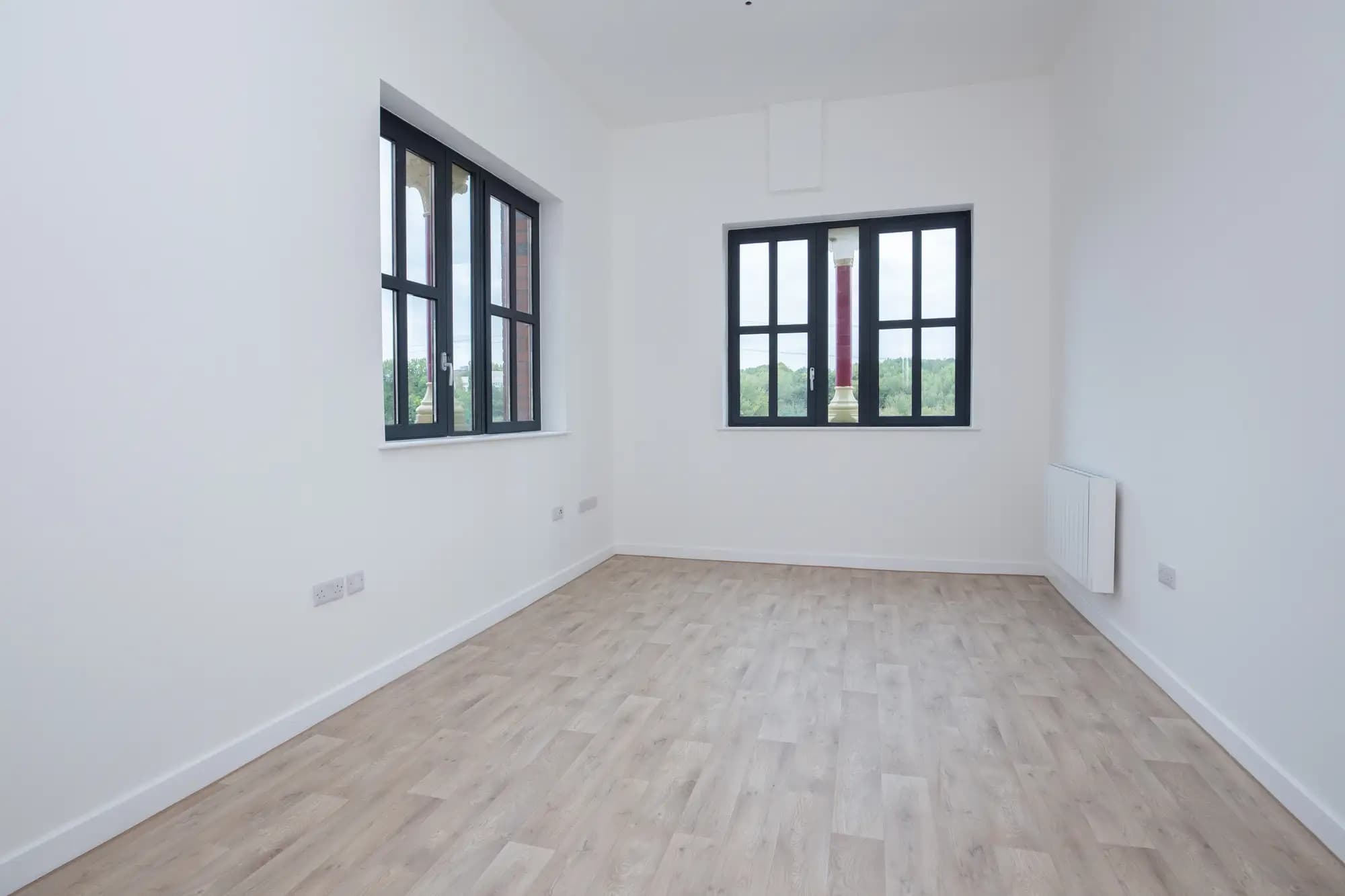 property photo 3 of 28