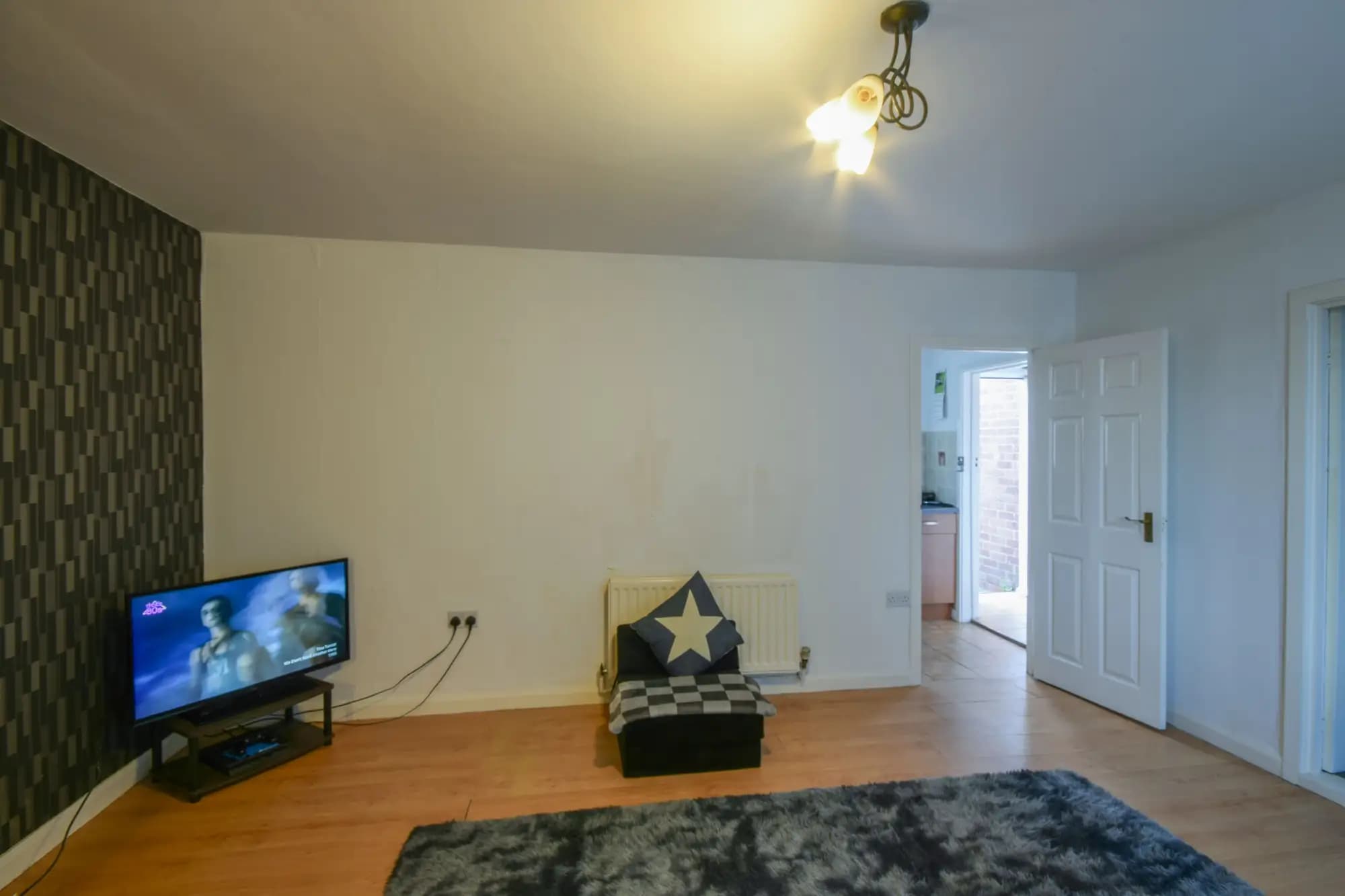 property photo 18 of 25