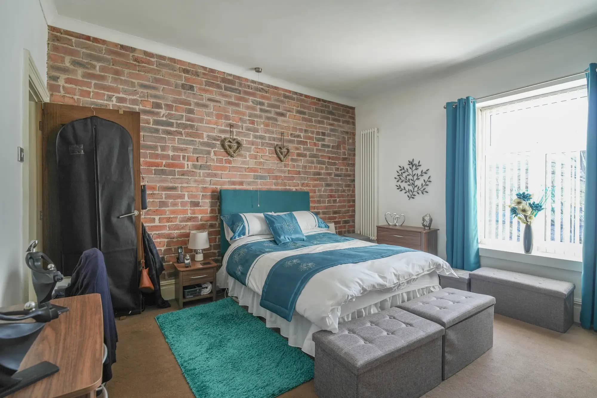 property photo 10 of 17