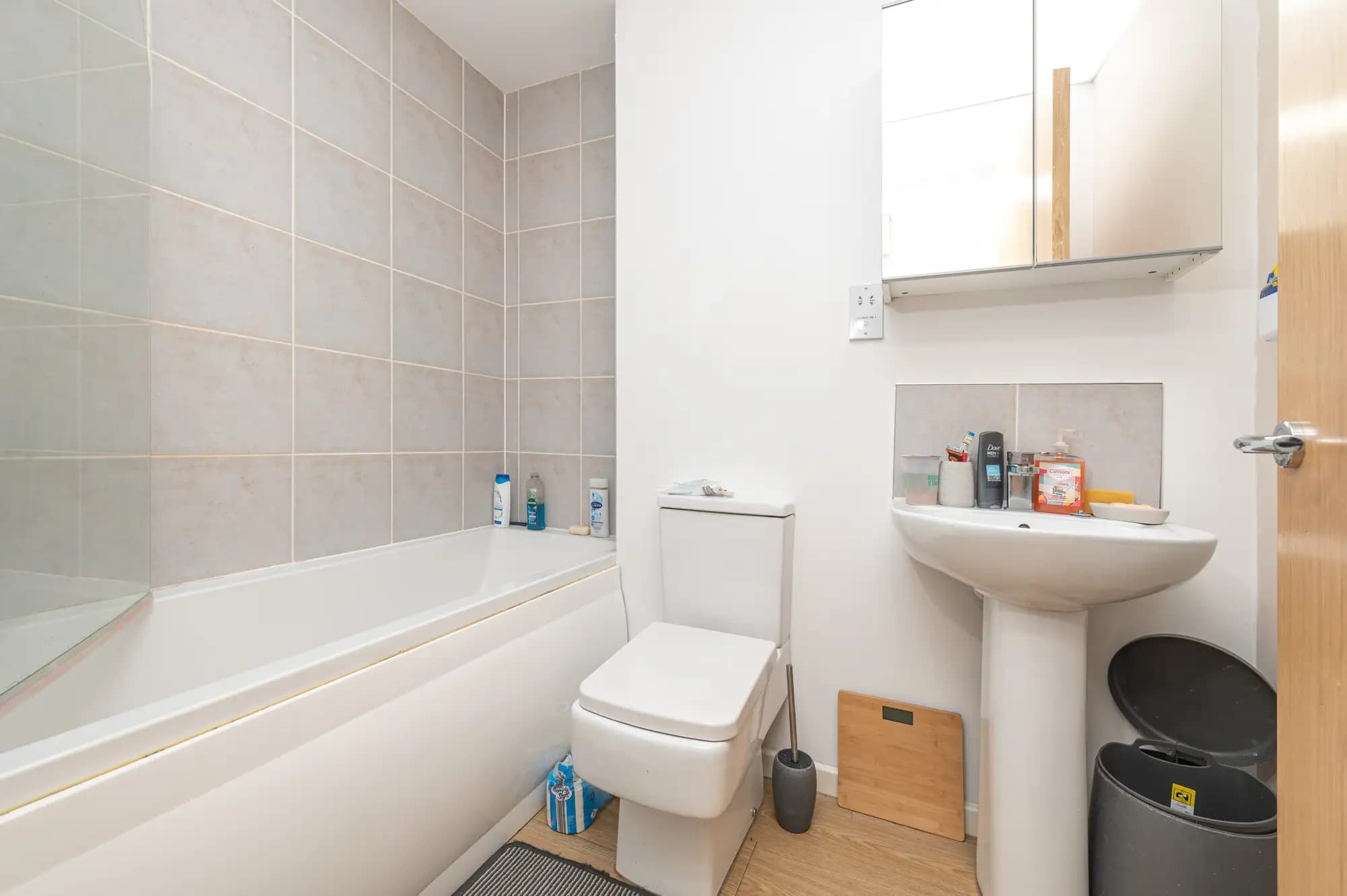 property photo 6 of 10