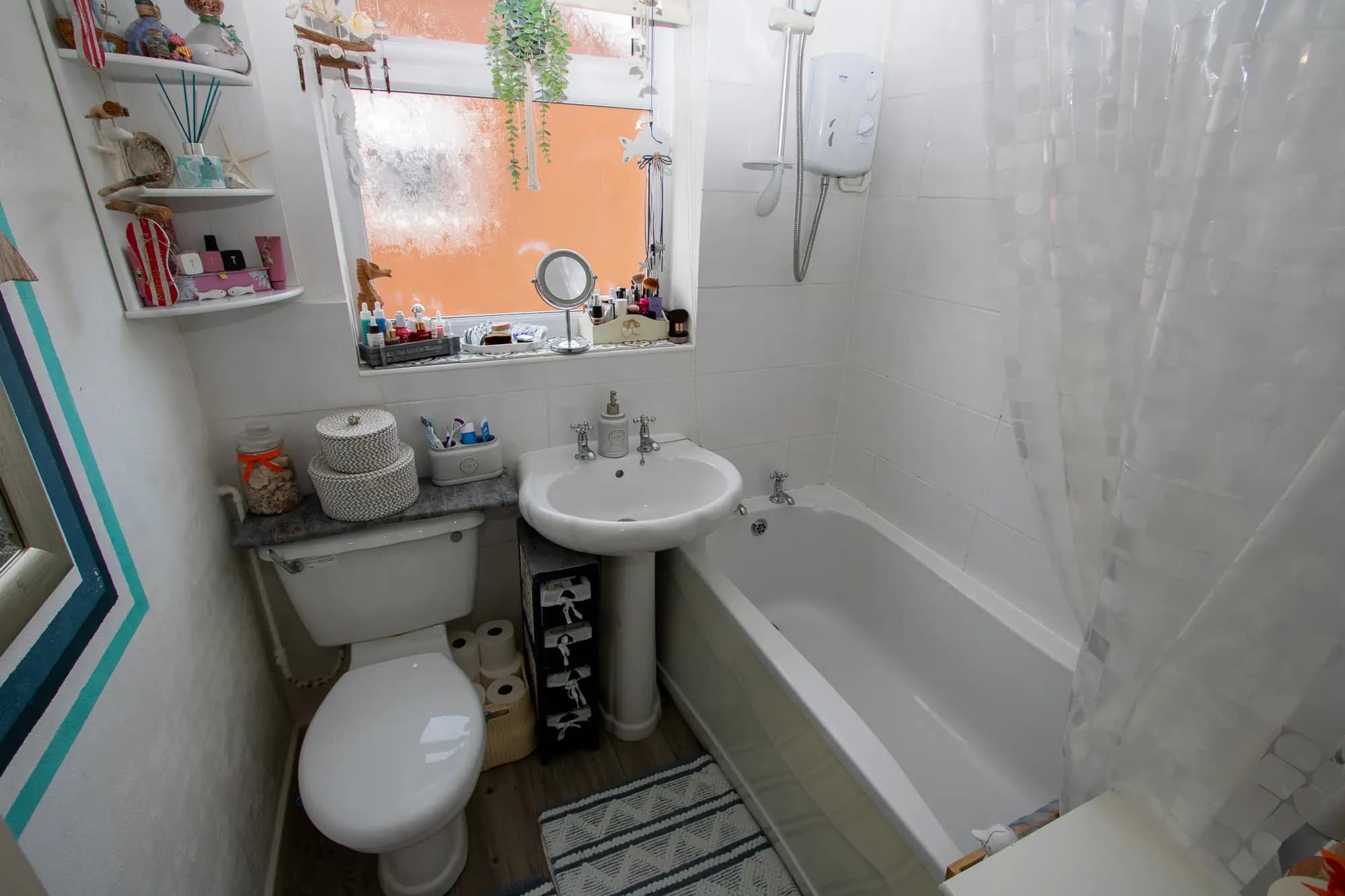 property photo 8 of 16