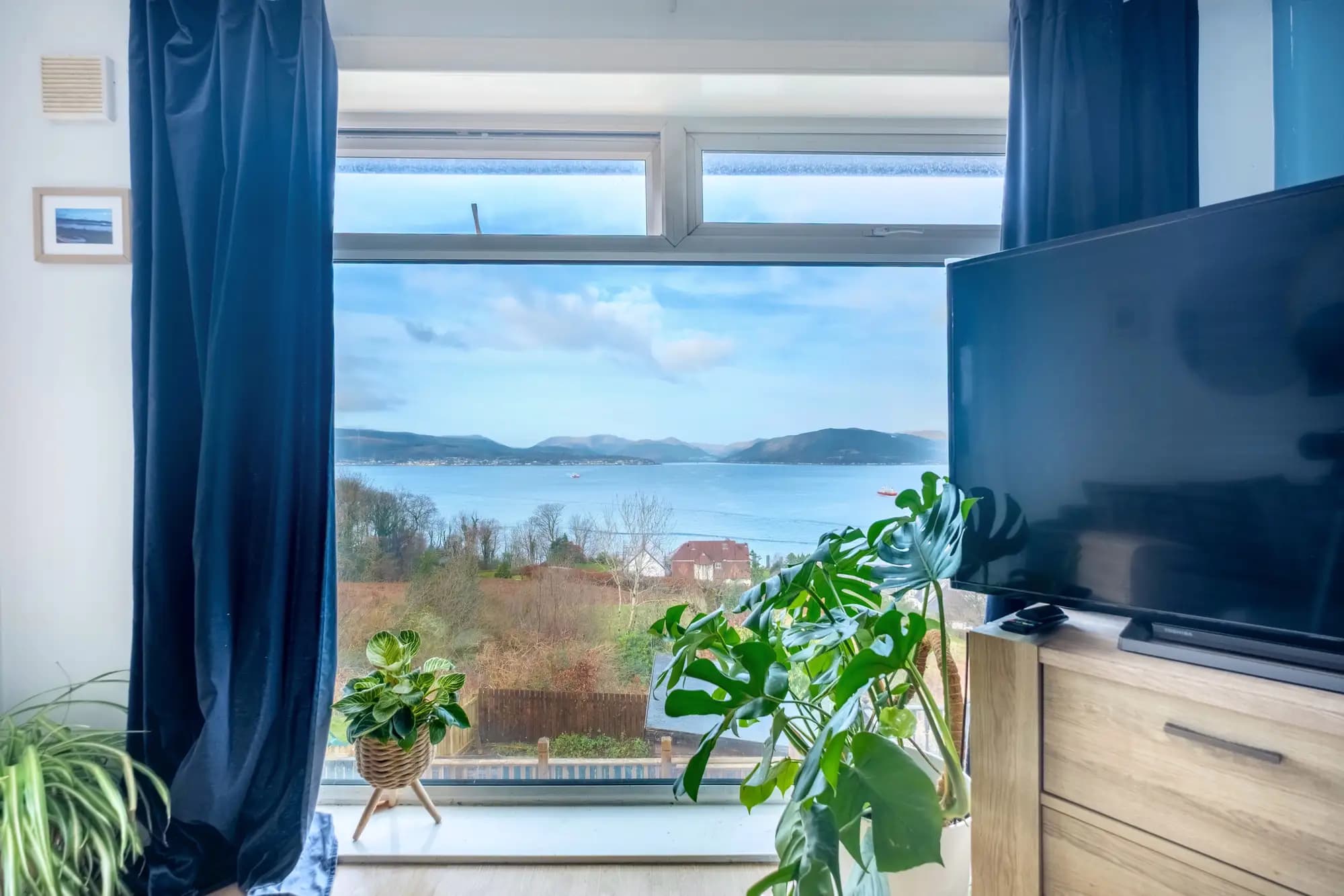 property photo 5 of 27