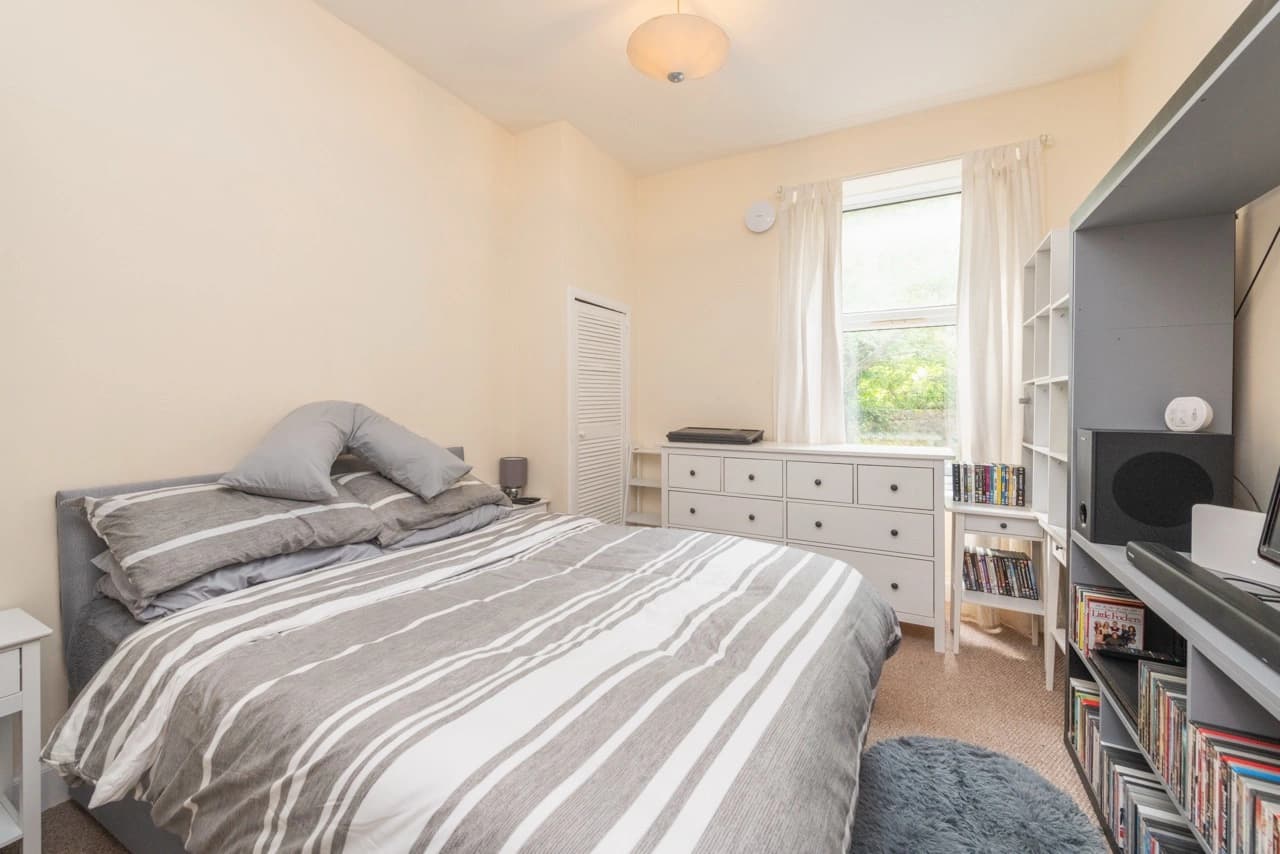 property photo 11 of 18