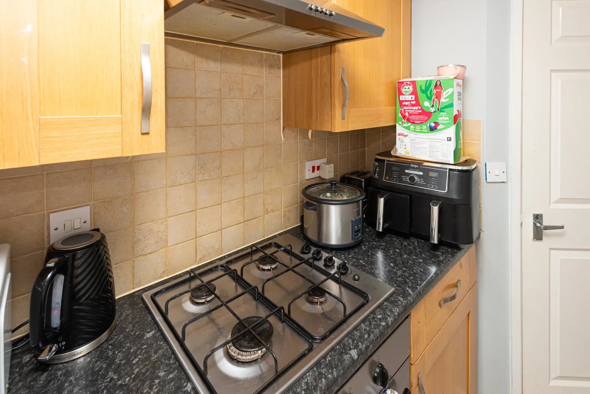 property photo 8 of 20