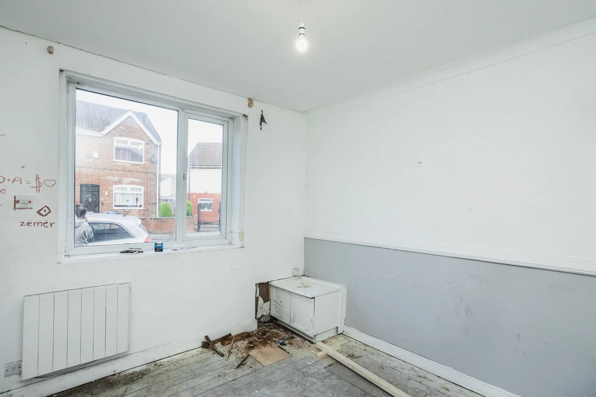 property photo 4 of 32