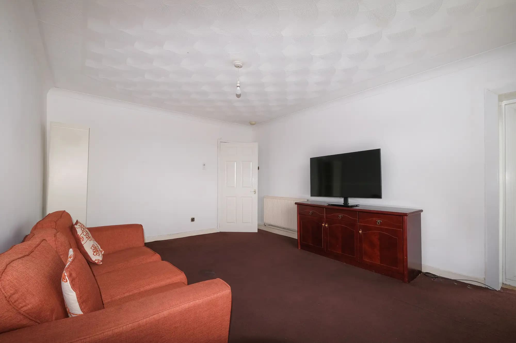 property photo 4 of 18