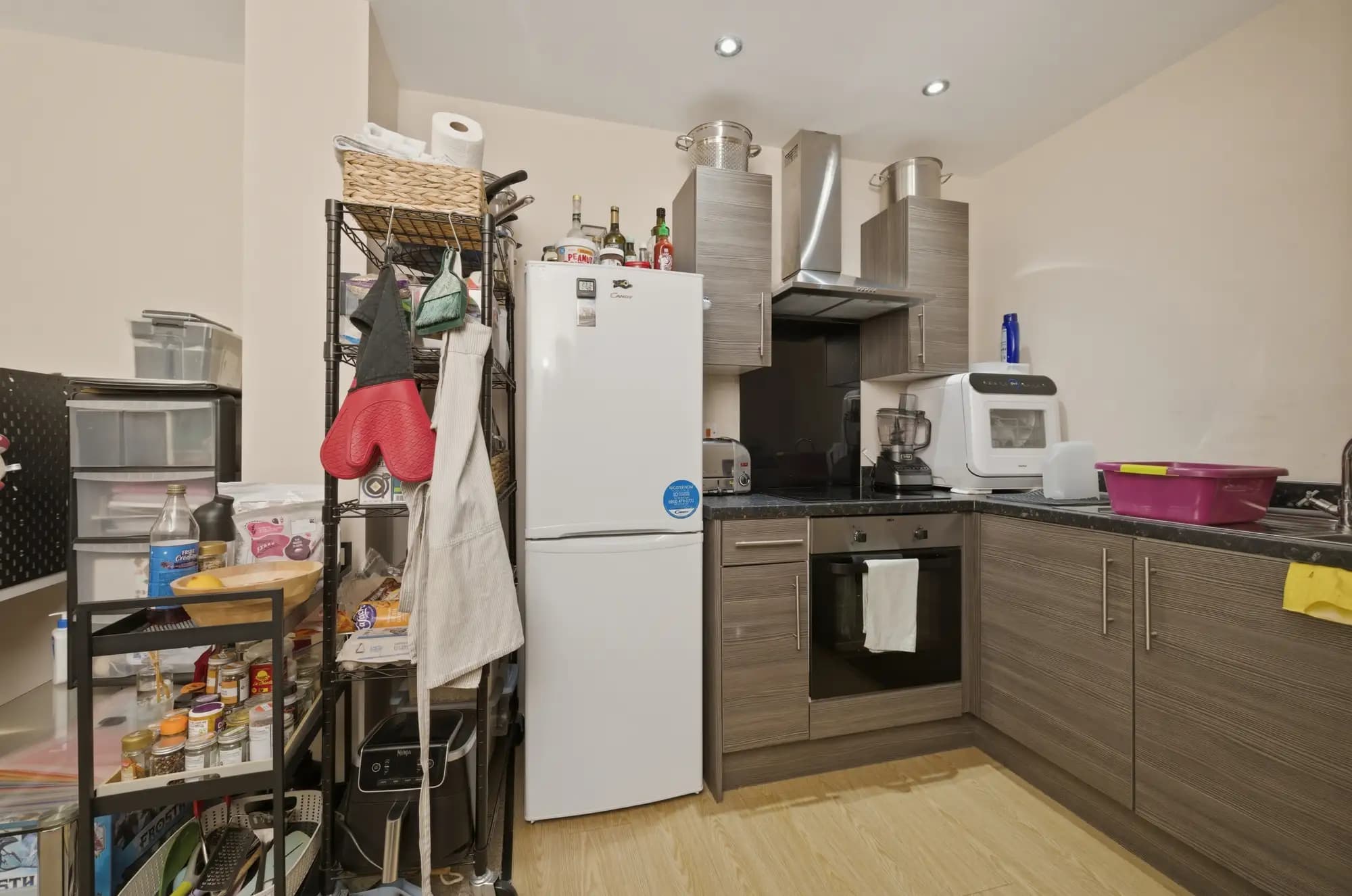 property photo 6 of 10