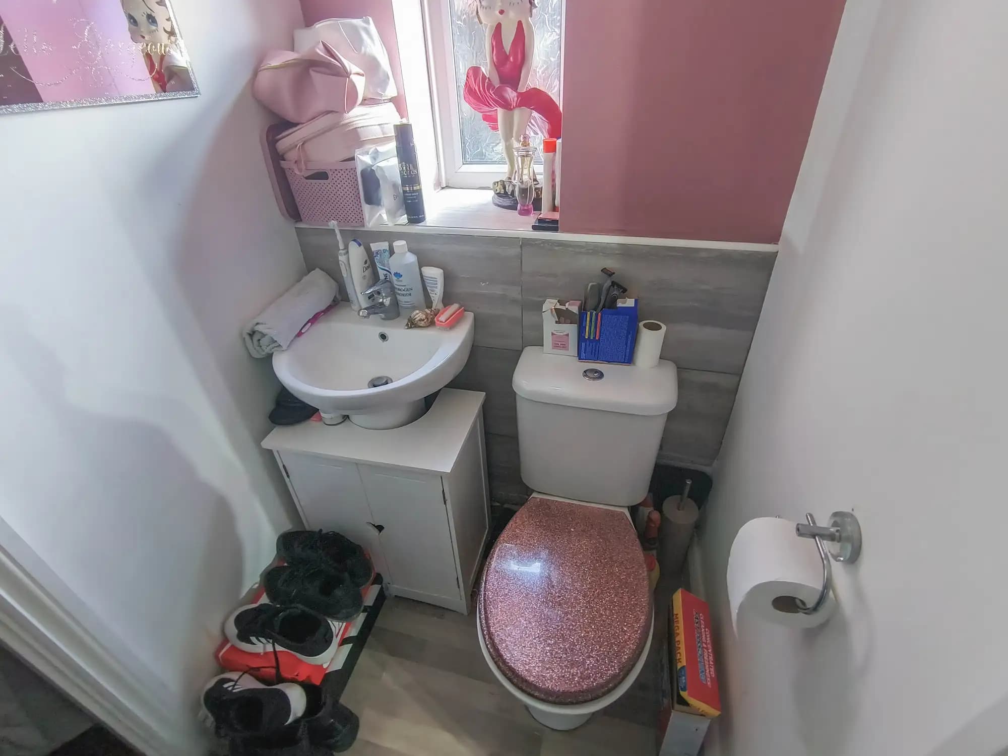 property photo 8 of 20