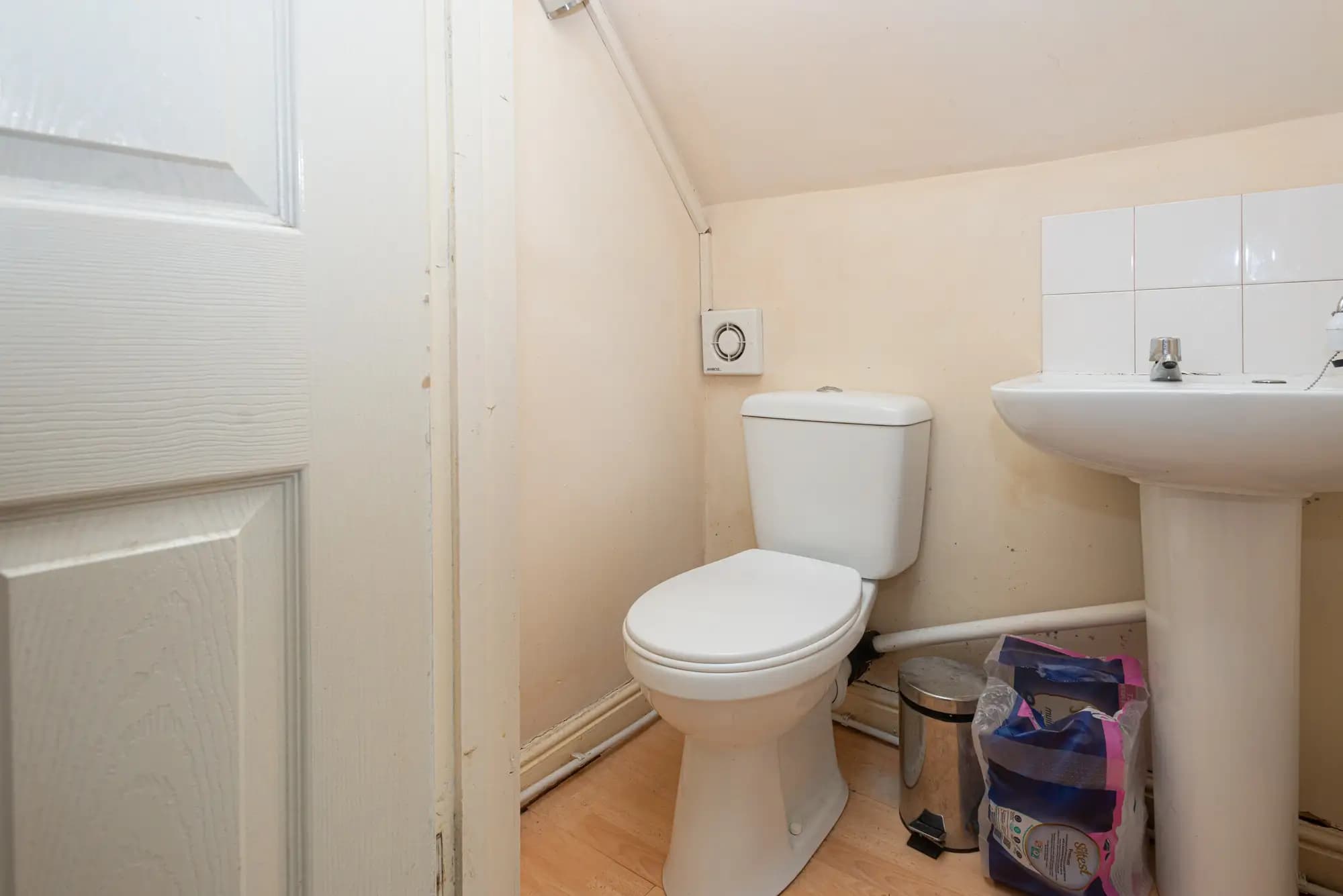 property photo 8 of 23