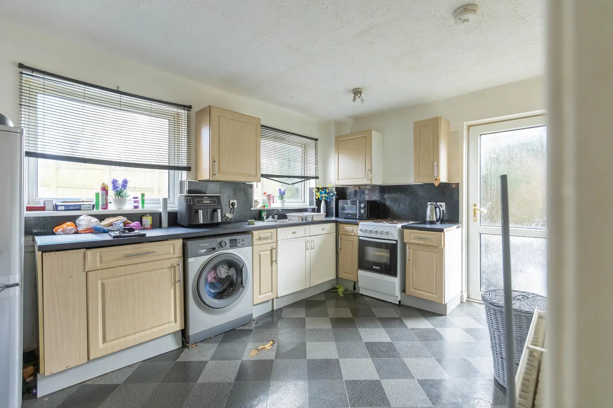 property photo 7 of 16