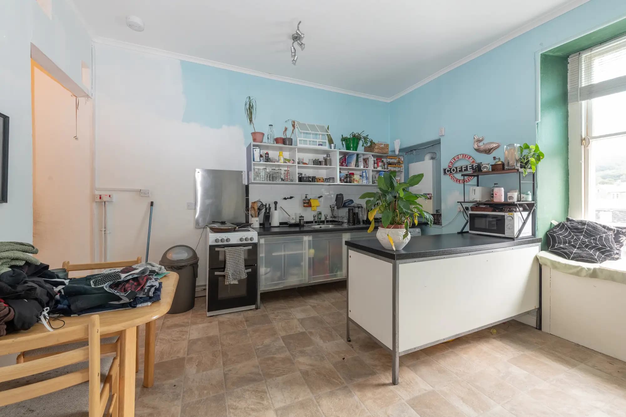 property photo 11 of 30