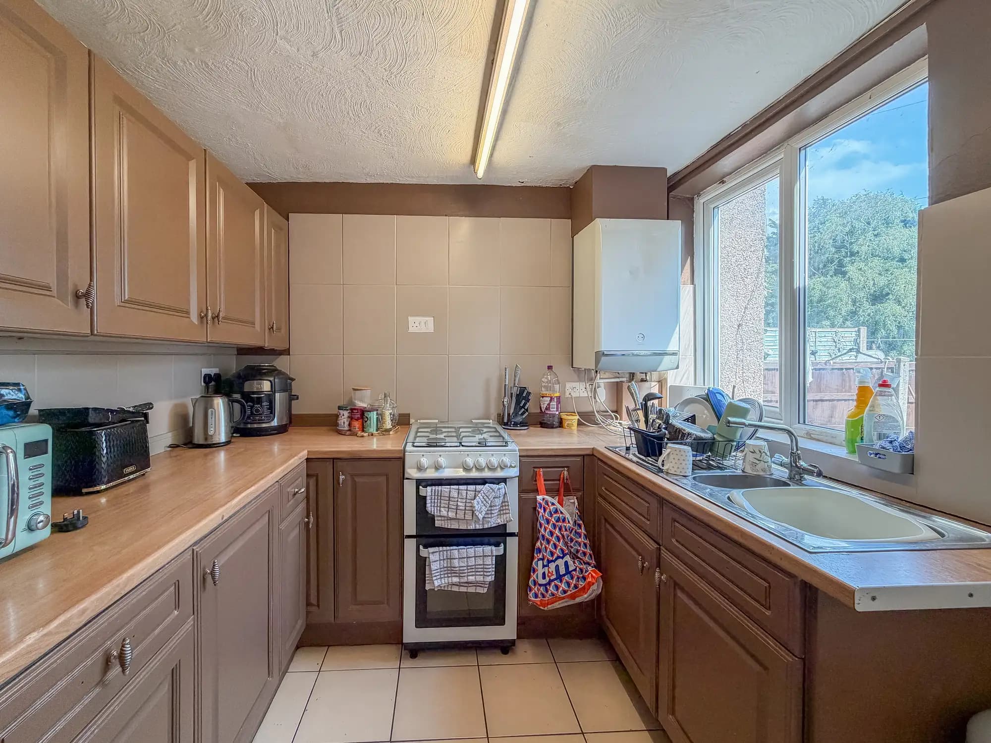 property photo 5 of 18