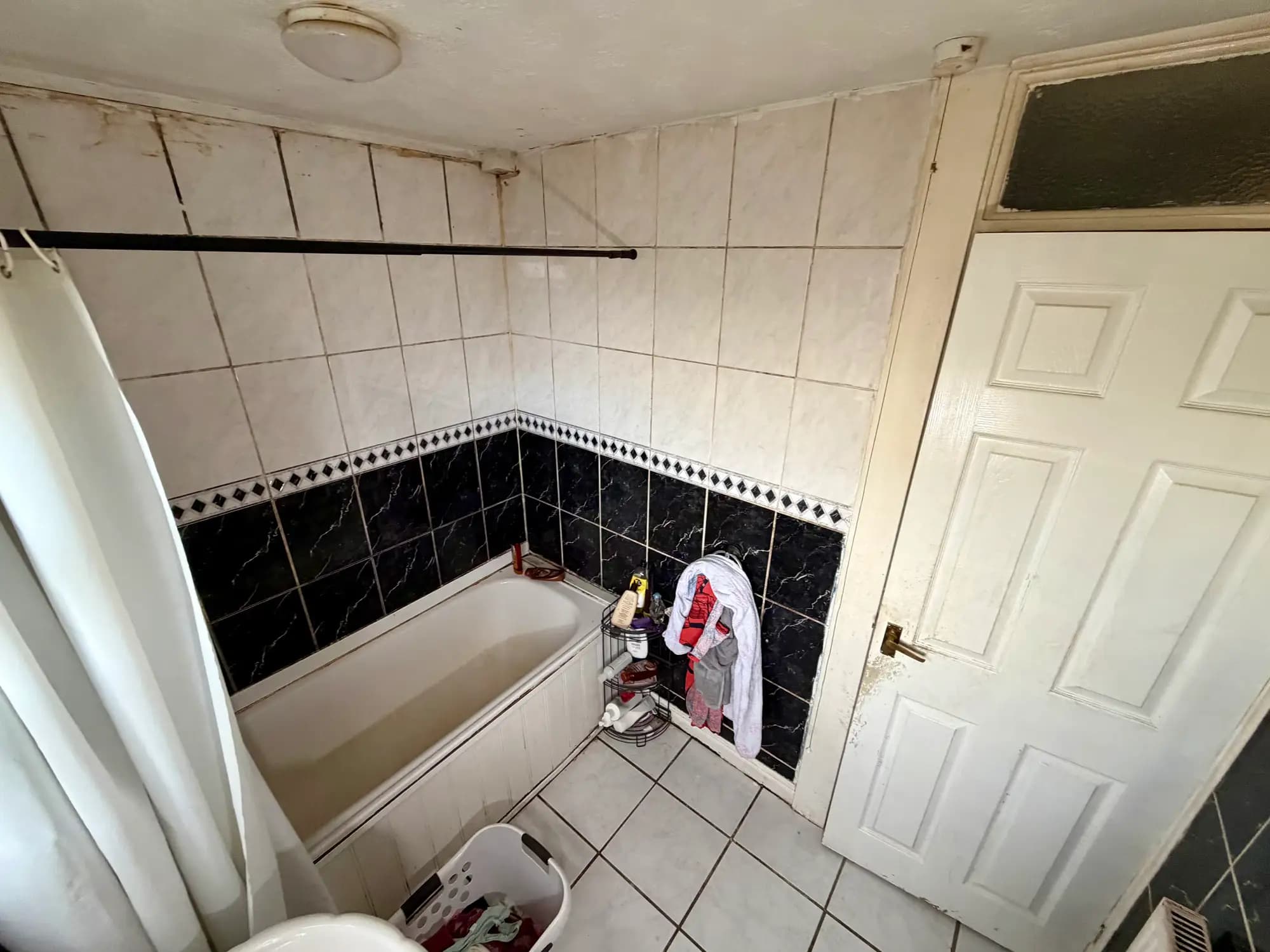 property photo 9 of 28