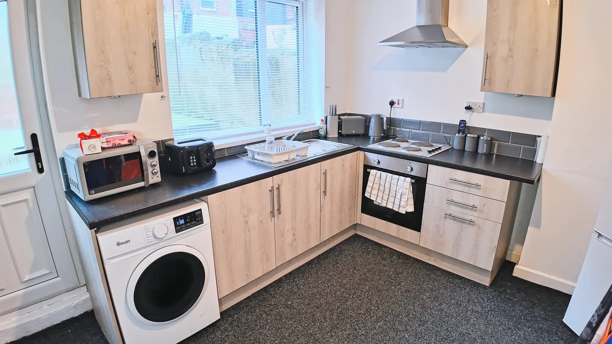 property photo 4 of 17