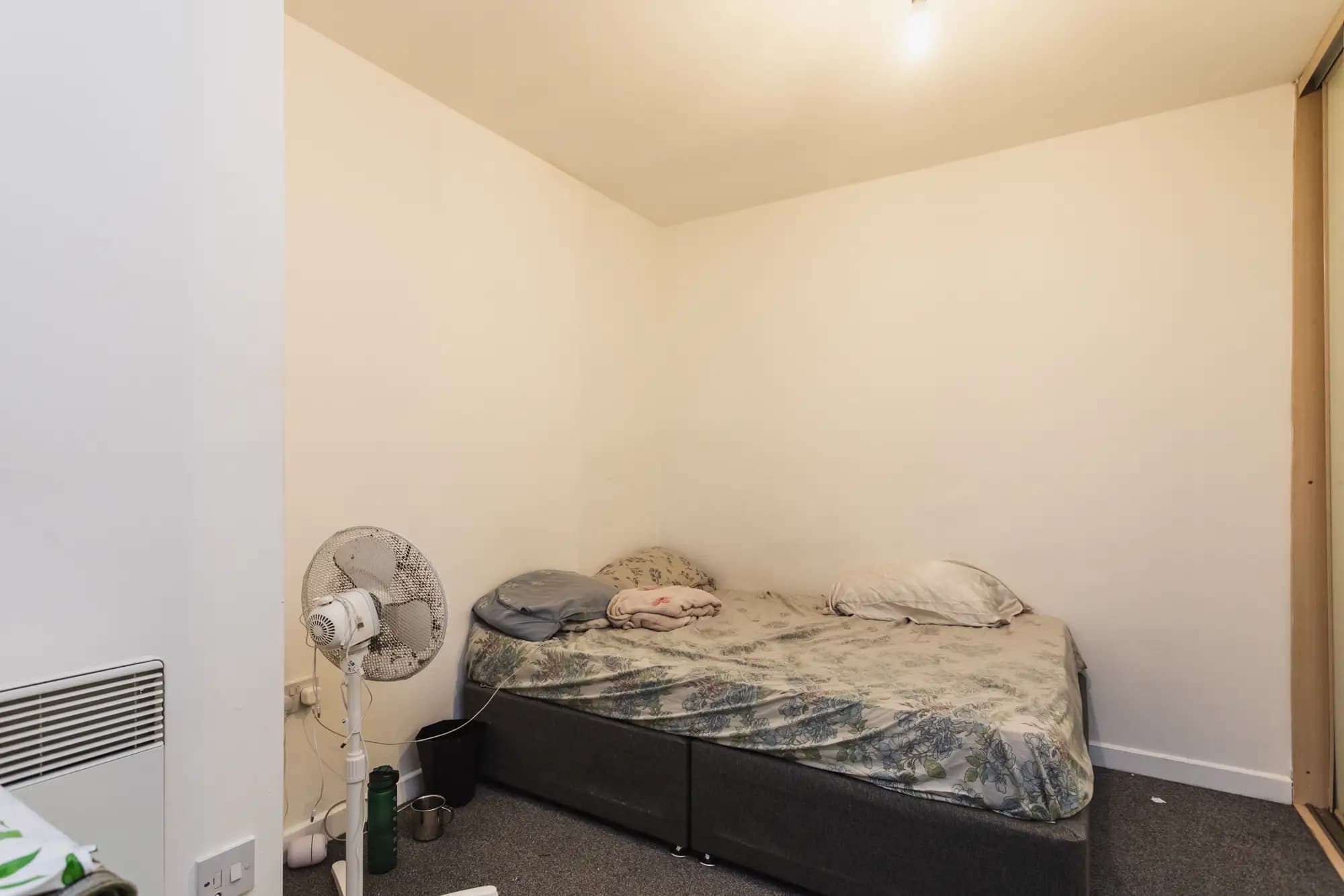 property photo 5 of 12