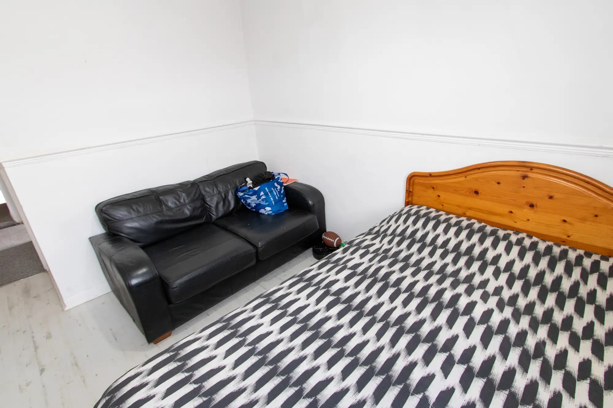 property photo 13 of 25