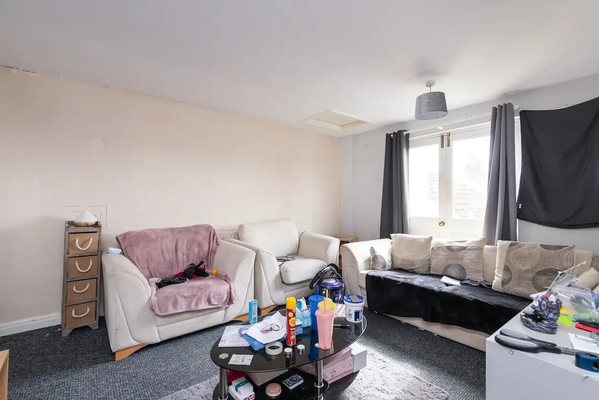 property photo 9 of 34