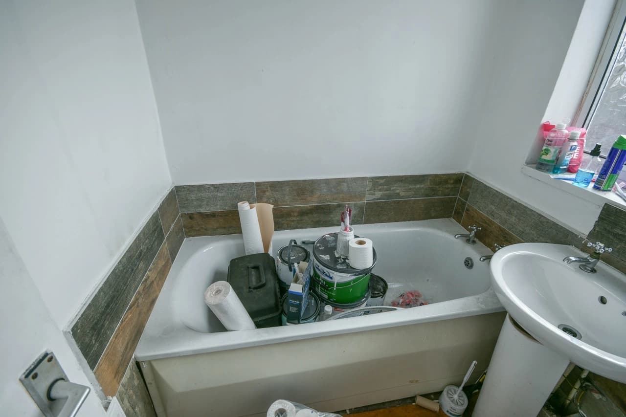 property photo 15 of 28