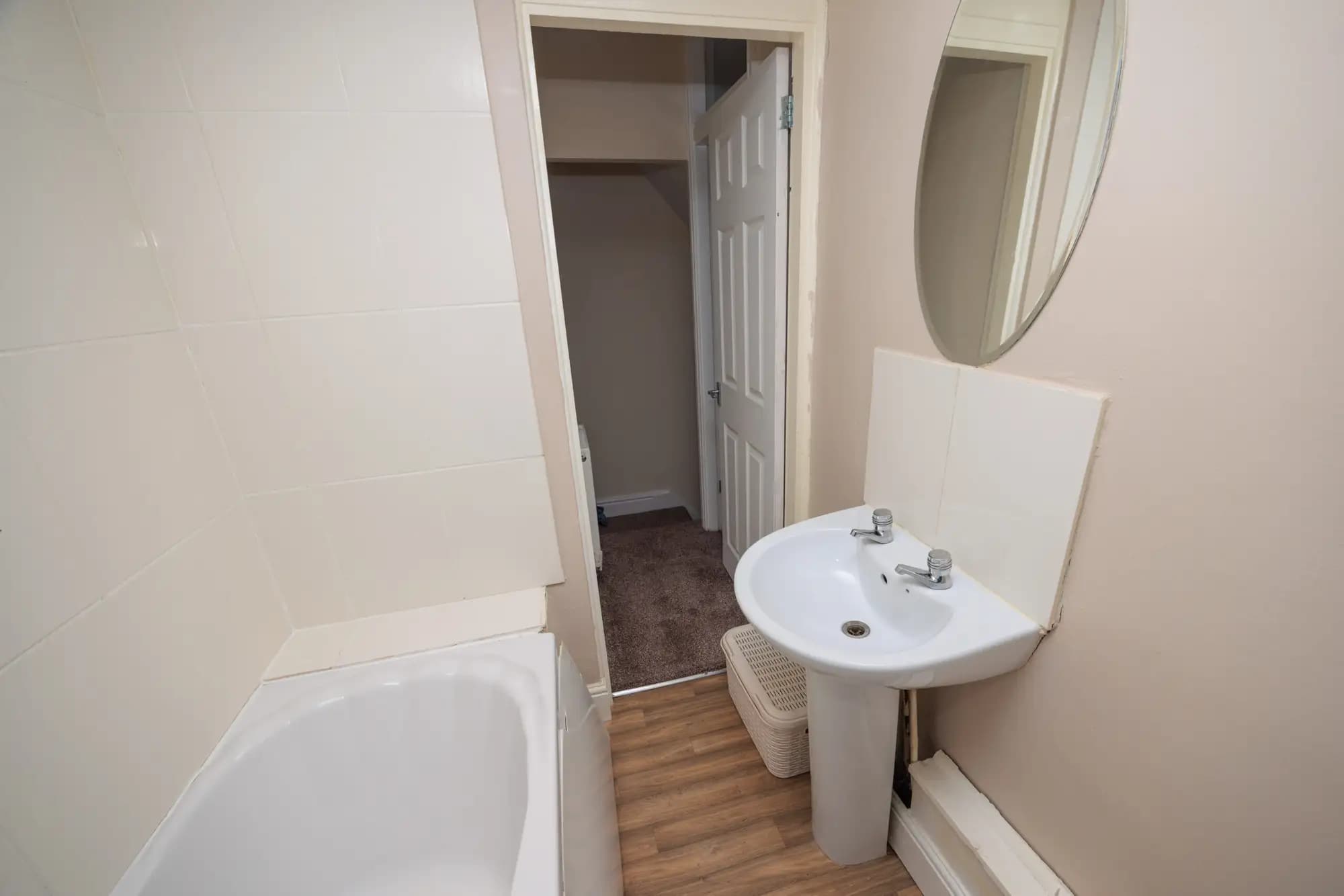 property photo 11 of 15