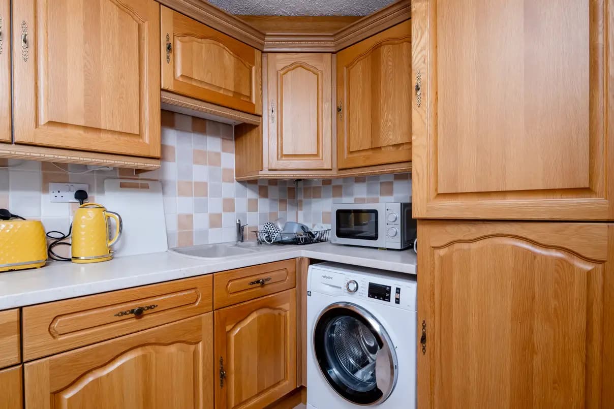 property photo 5 of 16