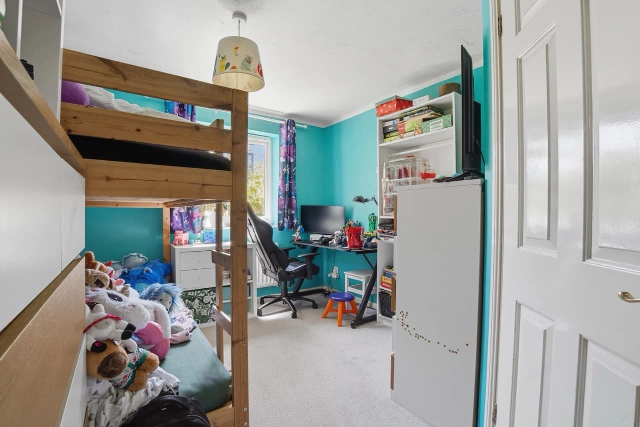 property photo 12 of 16